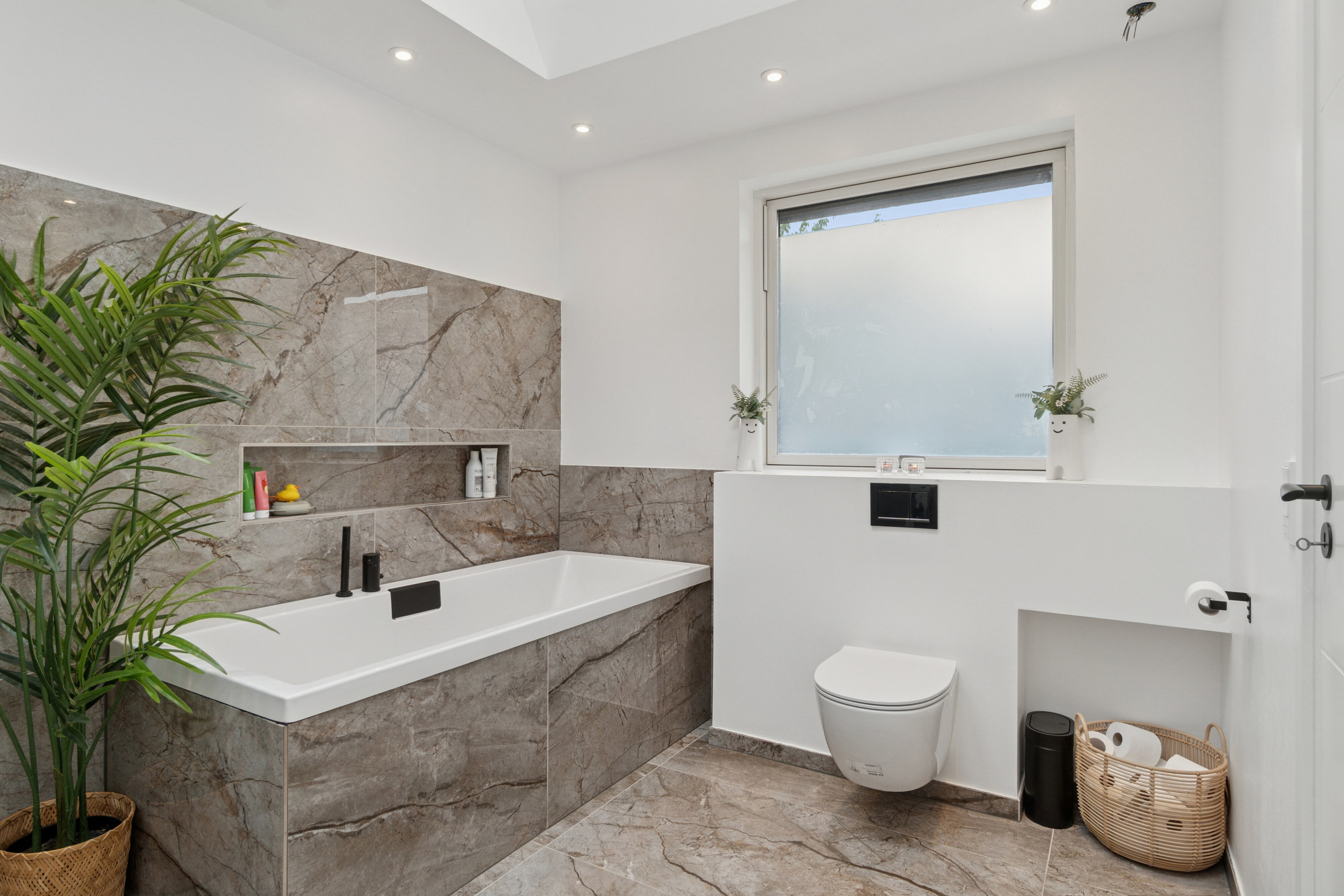 Fremhævet badeværelse billede i fuldskærmstilstand. Billede af Granitvej 33, Fensmark, 4684 Holmegaard