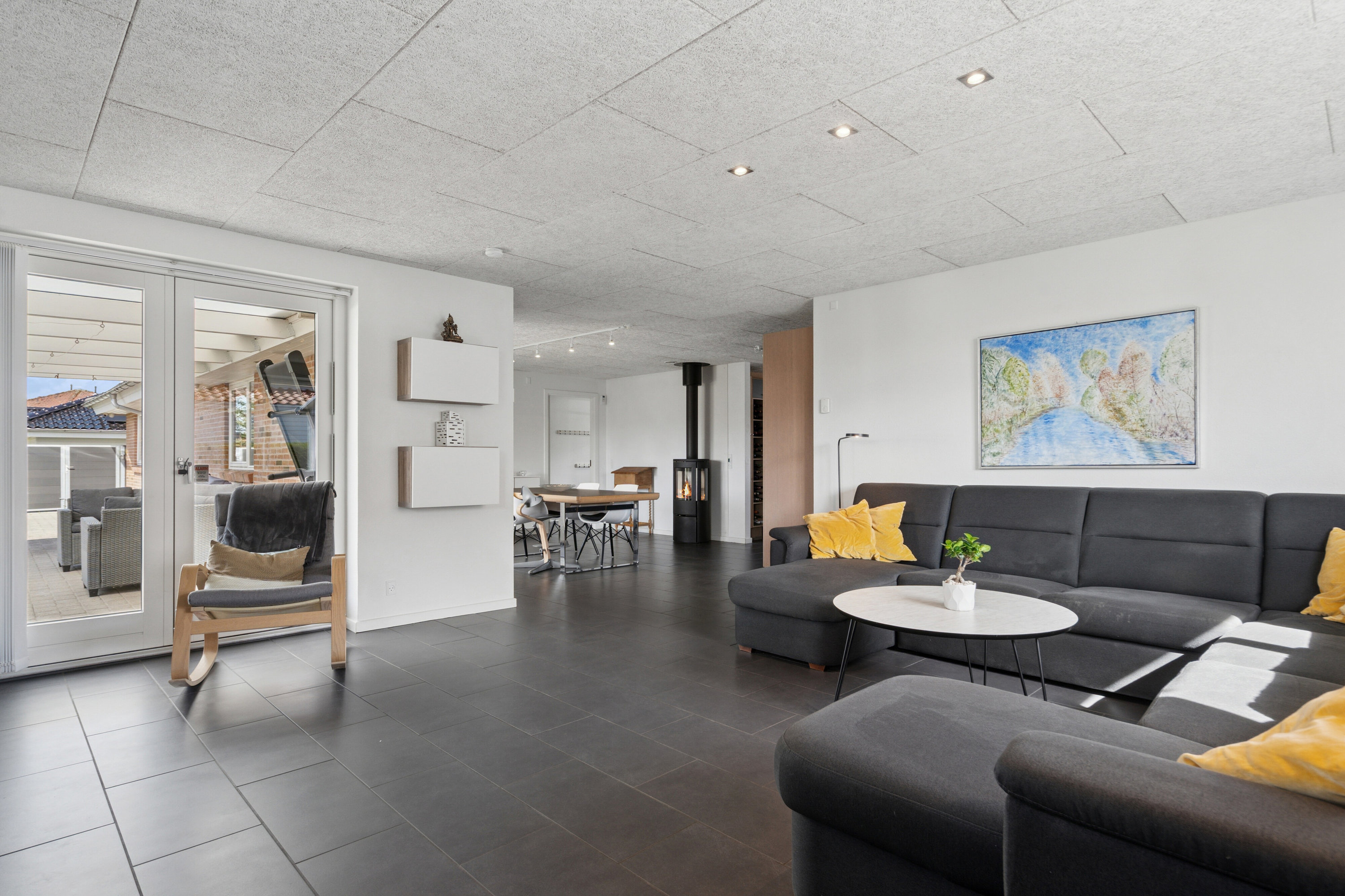 Fremhævet stue billede i fuldskærmstilstand. Billede af Midtkobbel 46, Kollund, 6340 Kruså