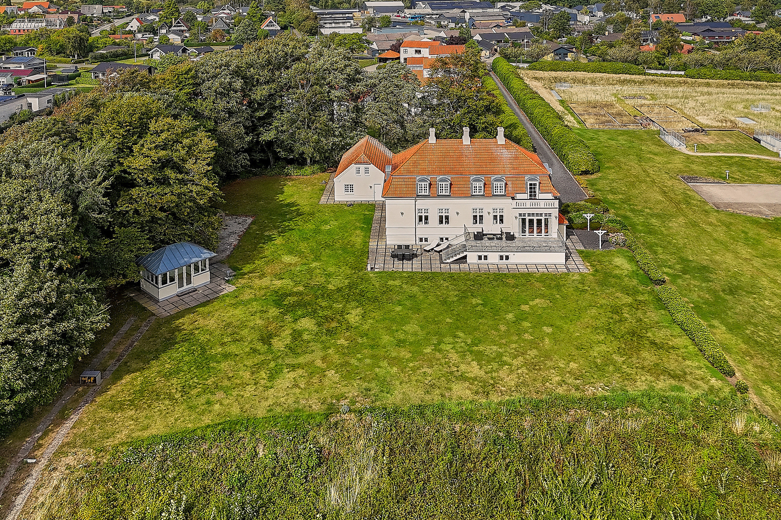 Miniaturebillede 1: . Billede af Kystvej 33, 7130 Juelsminde