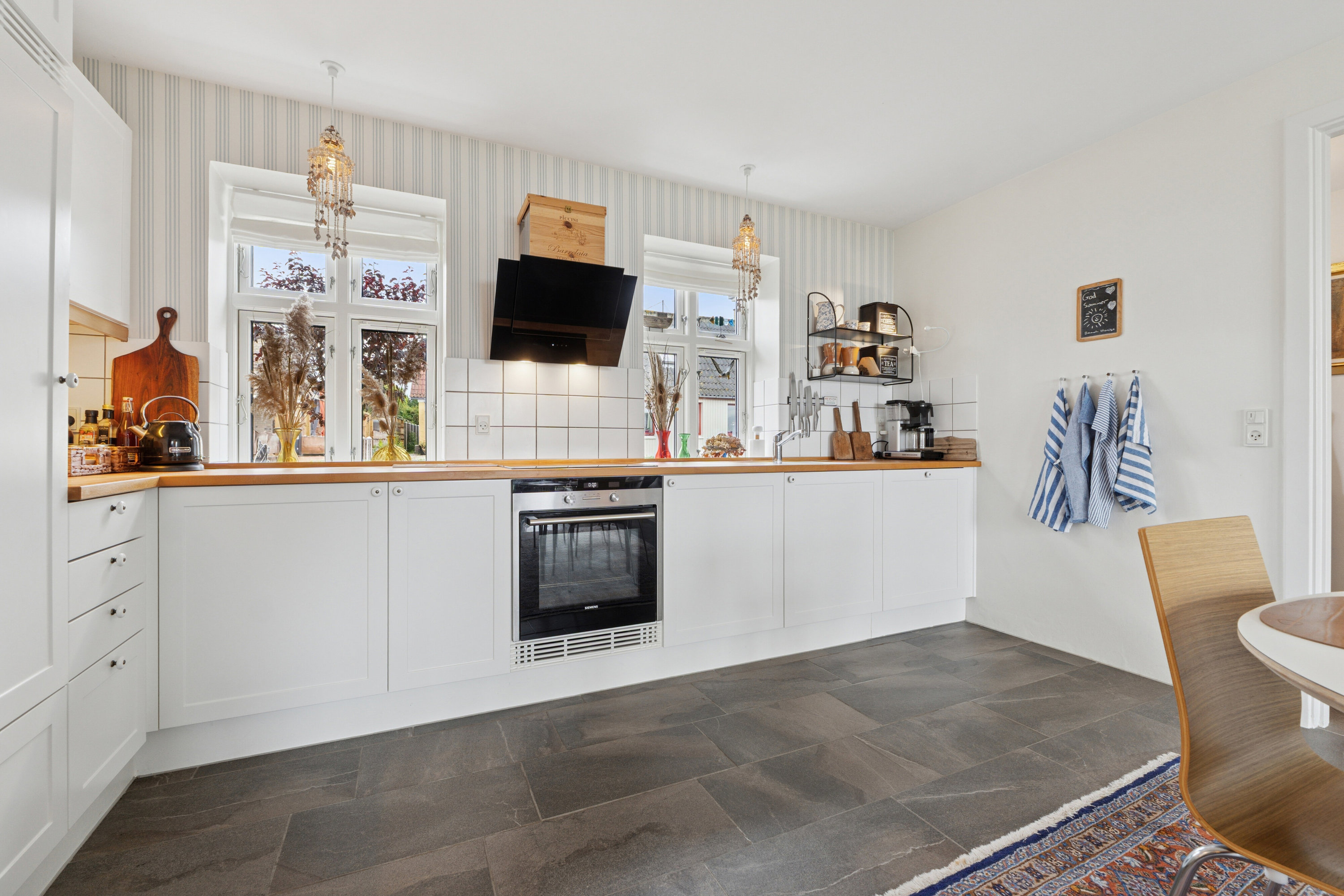 Fremhævet køkken billede i fuldskærmstilstand. Billede af Nordstrandsvej 3A, Lohals, 5953 Tranekær