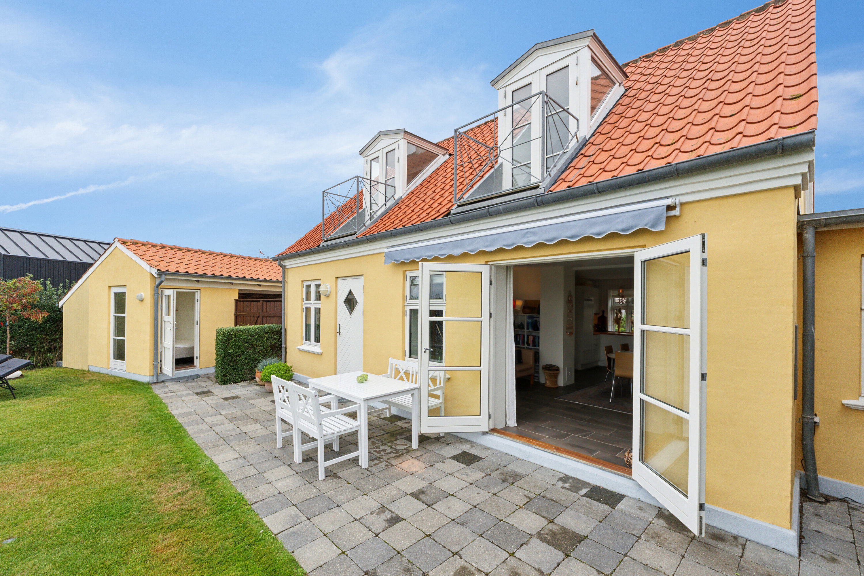 Fremhævet set fra haven billede i fuldskærmstilstand. Billede af Nordstrandsvej 3A, Lohals, 5953 Tranekær