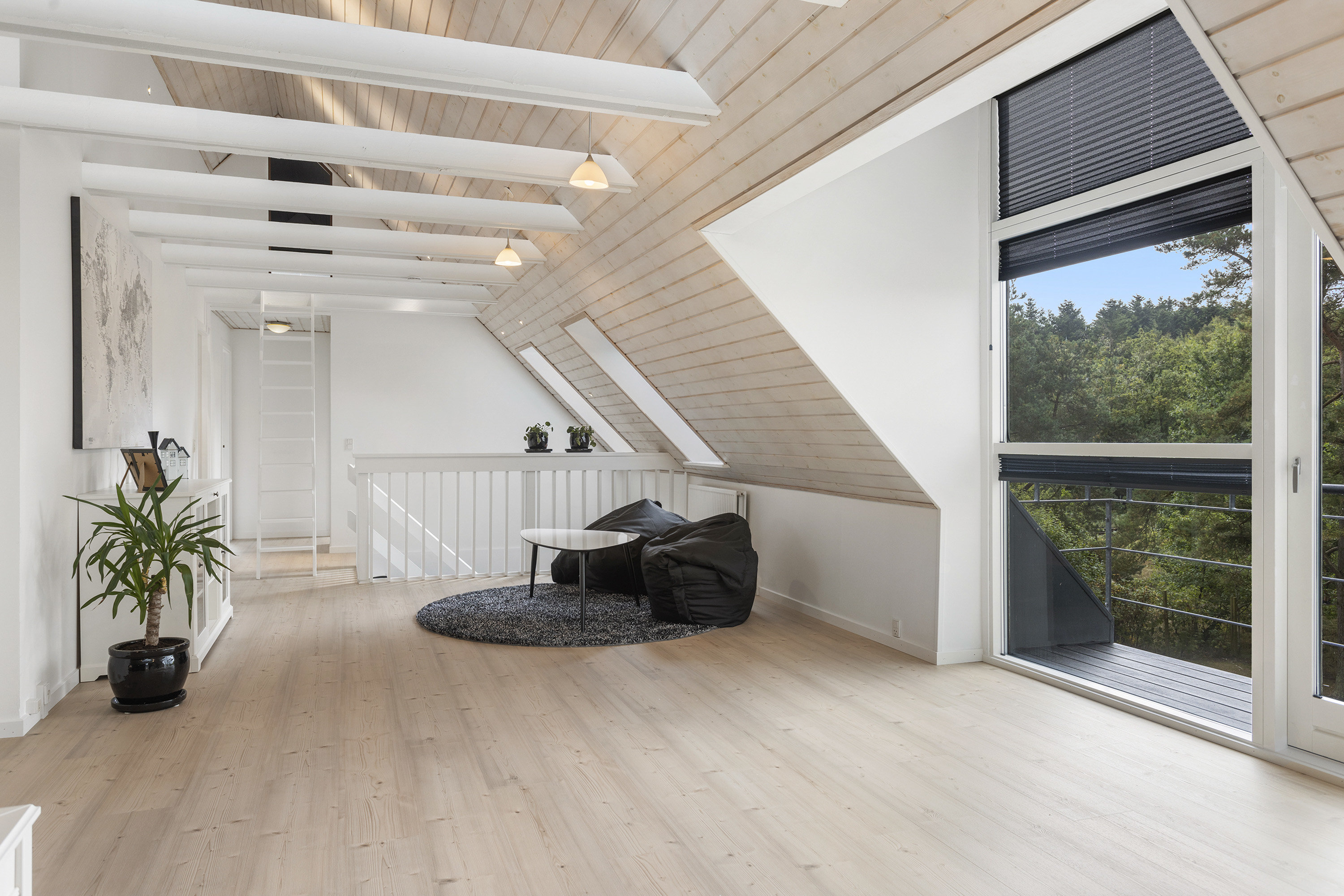 Fremhævet stue billede i fuldskærmstilstand. Billede af Grønspættevej 10, 9800 Hjørring