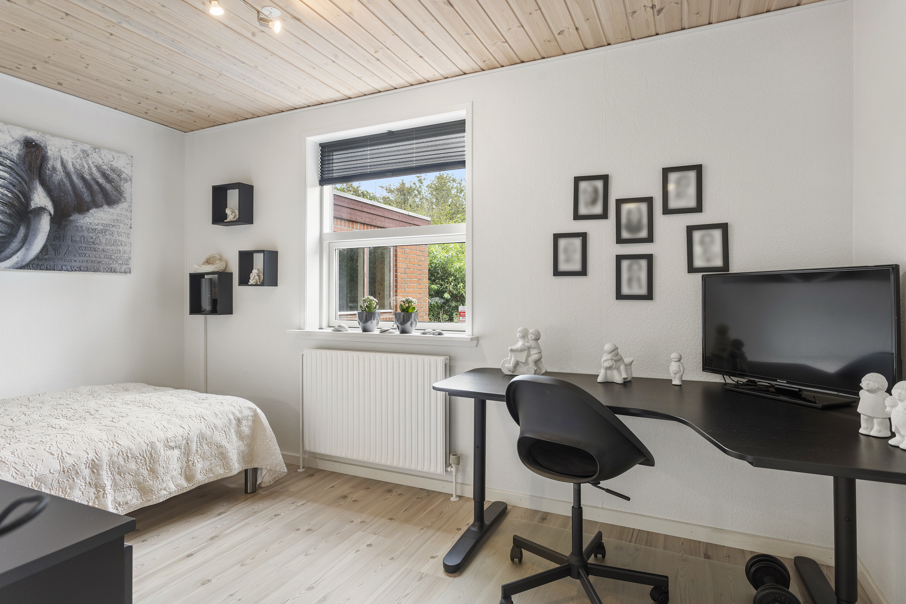 Fremhævet værelse billede i fuldskærmstilstand. Billede af Grønspættevej 10, 9800 Hjørring