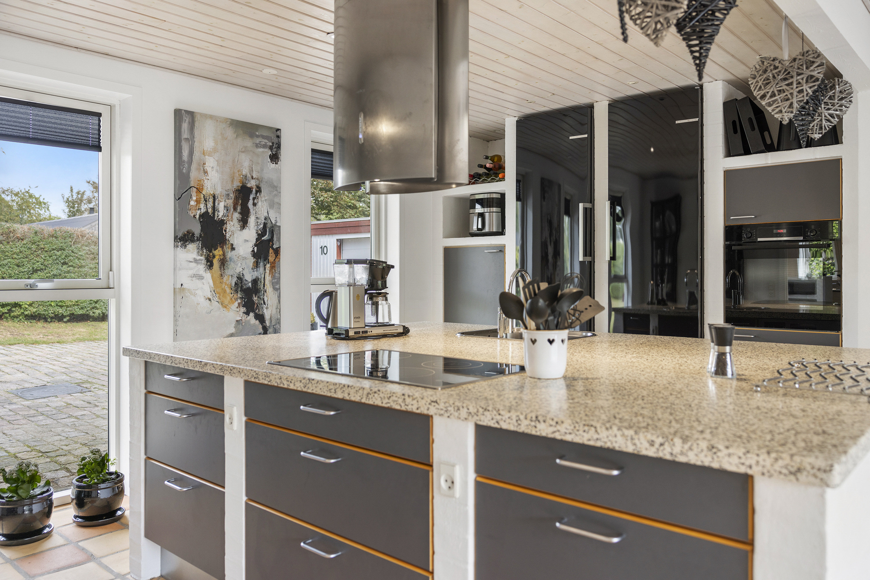 Fremhævet køkken billede i fuldskærmstilstand. Billede af Grønspættevej 10, 9800 Hjørring