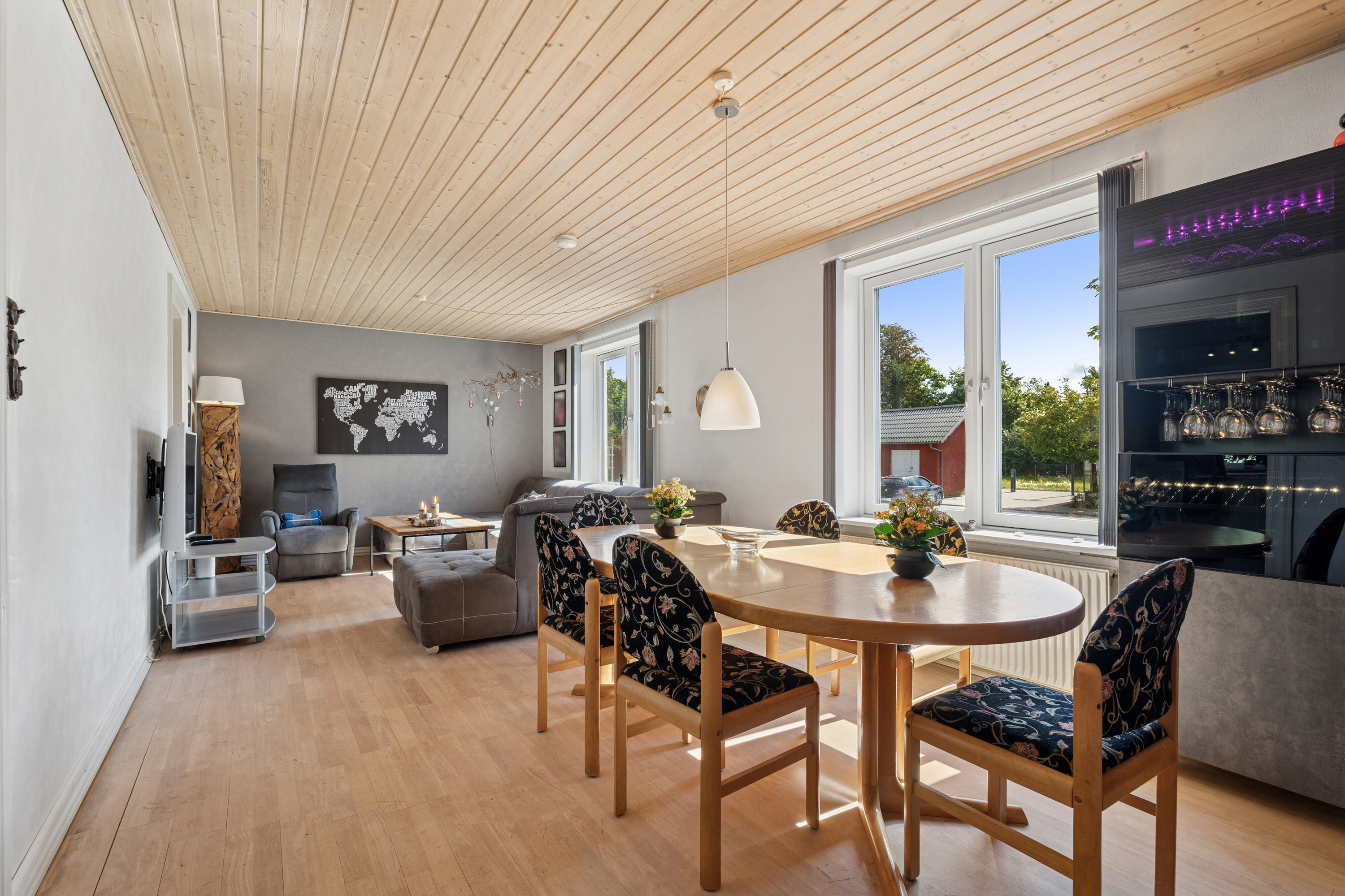 Fremhævet spisestue billede i fuldskærmstilstand. Billede af Jernbanevej 5, 7441 Bording
