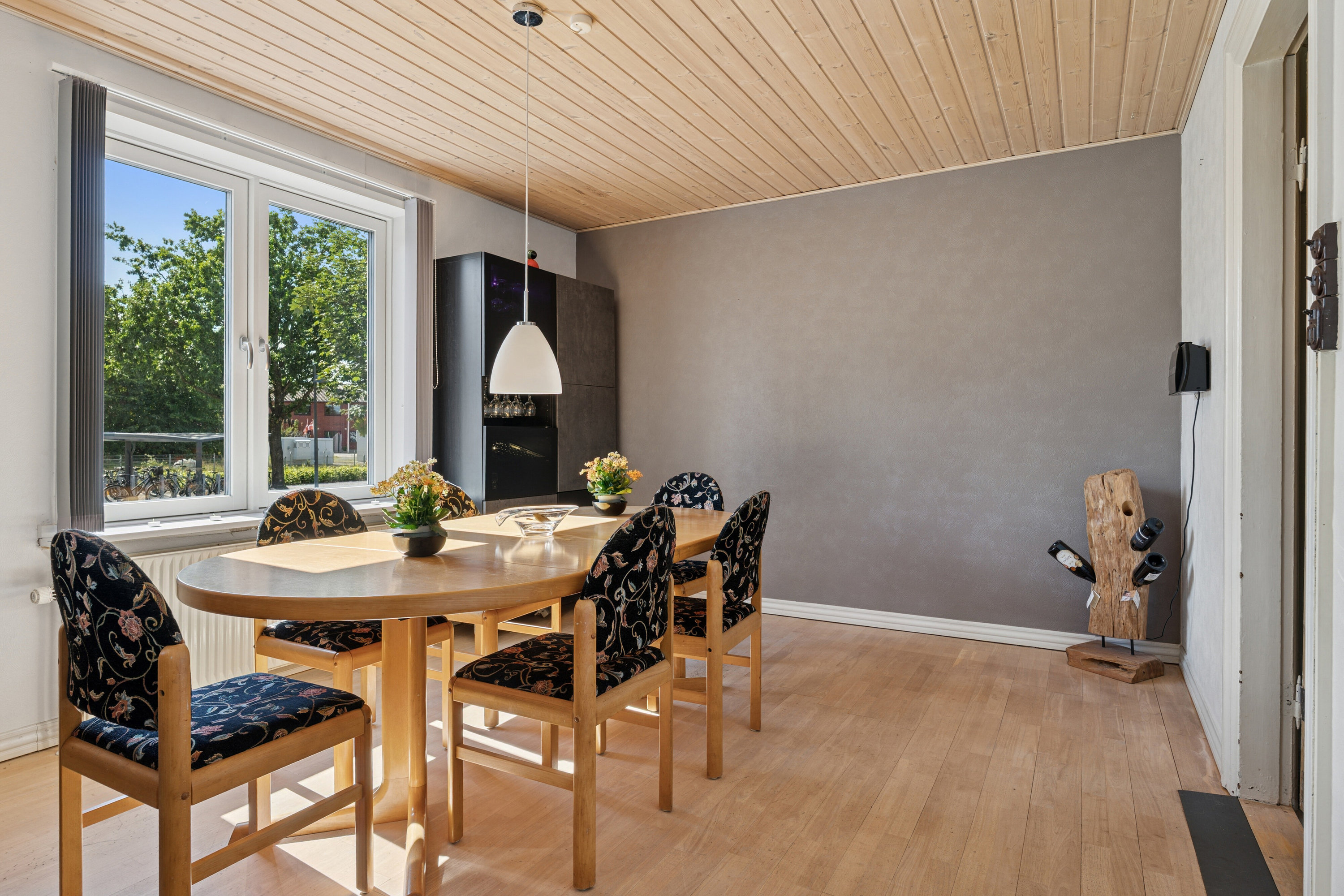 Fremhævet spisestue billede i fuldskærmstilstand. Billede af Jernbanevej 5, 7441 Bording