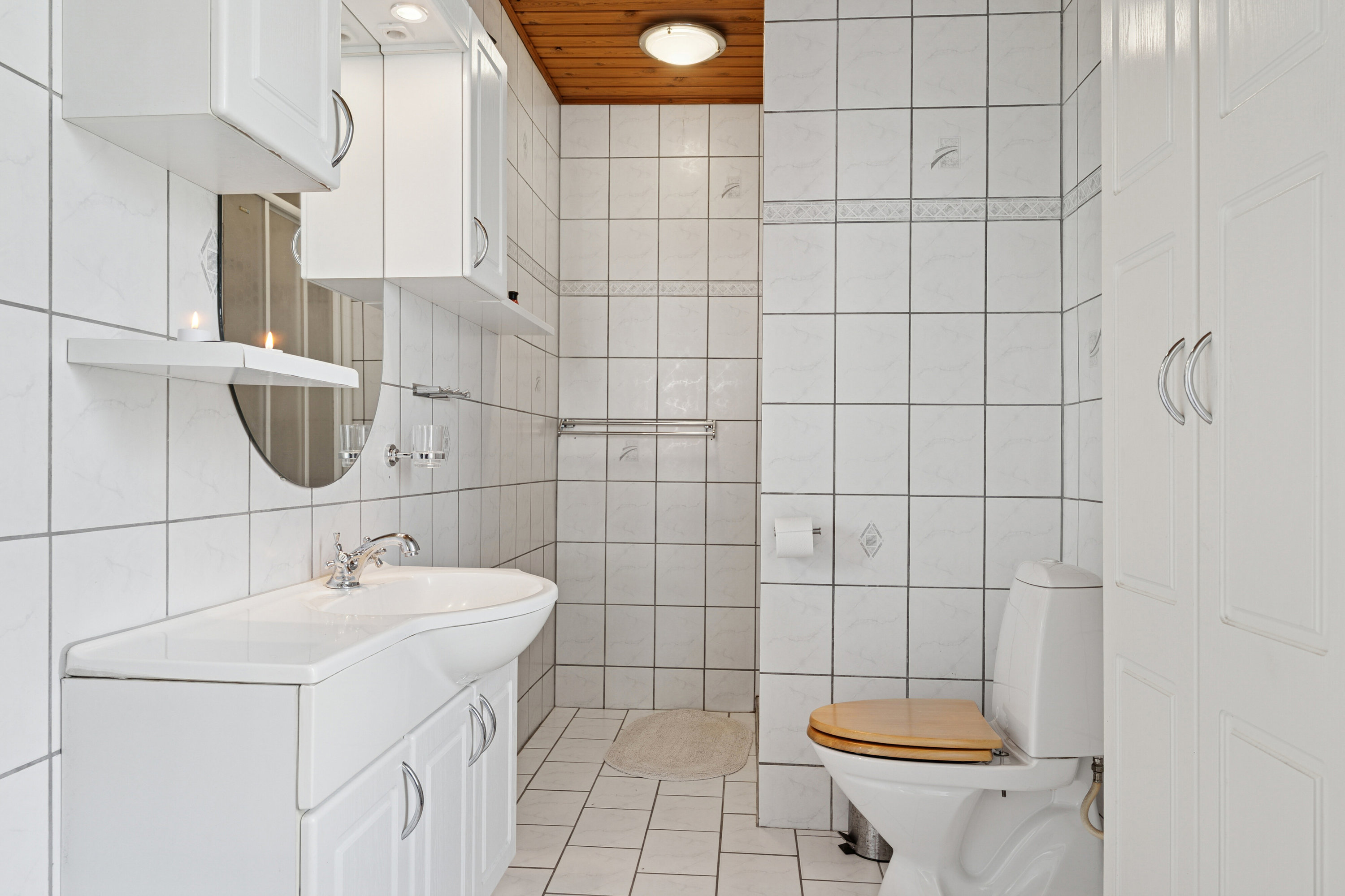 Fremhævet badeværelse billede i fuldskærmstilstand. Billede af Jernbanevej 5, 7441 Bording