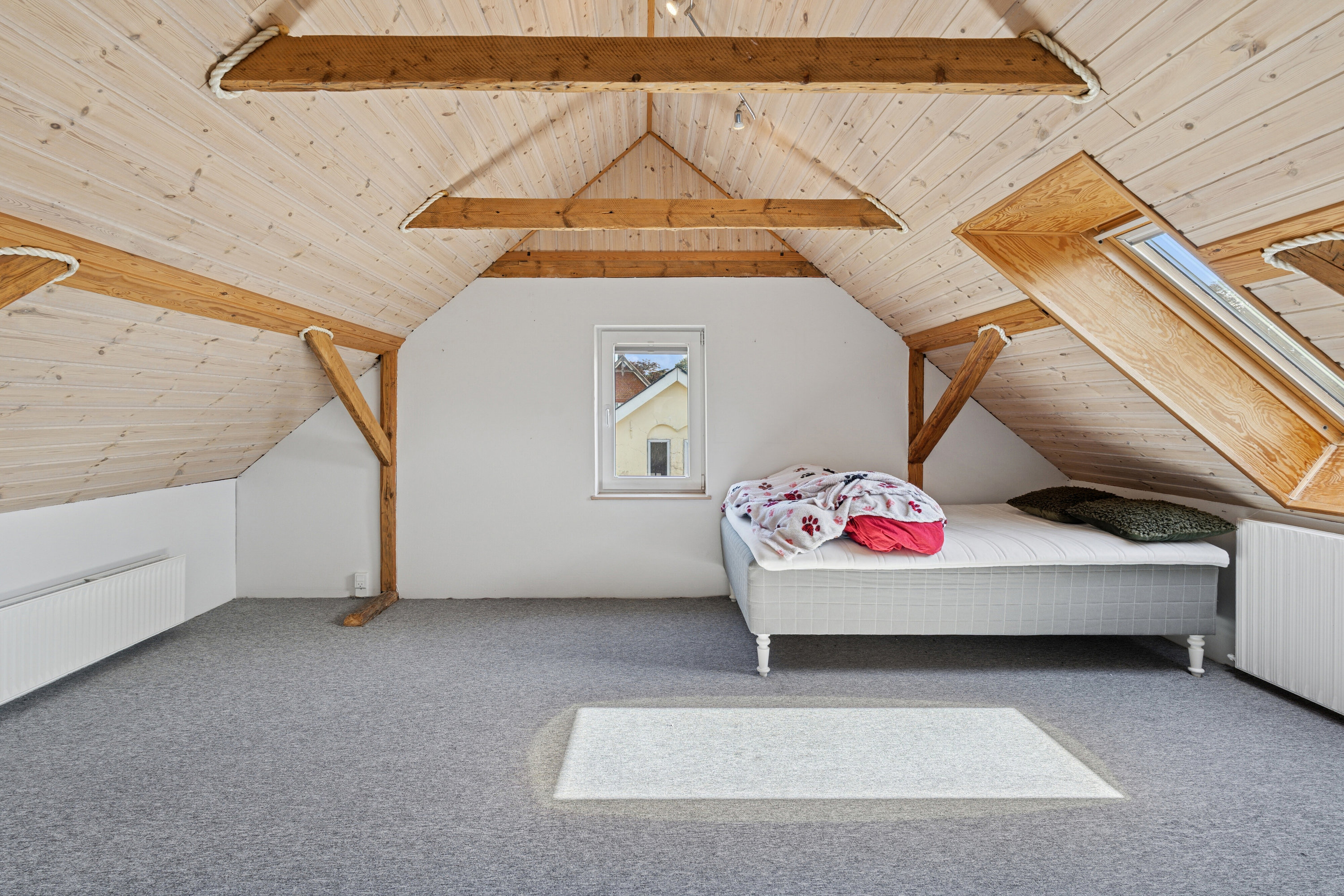 Fremhævet soveværelse billede i fuldskærmstilstand. Billede af Jernbanevej 5, 7441 Bording