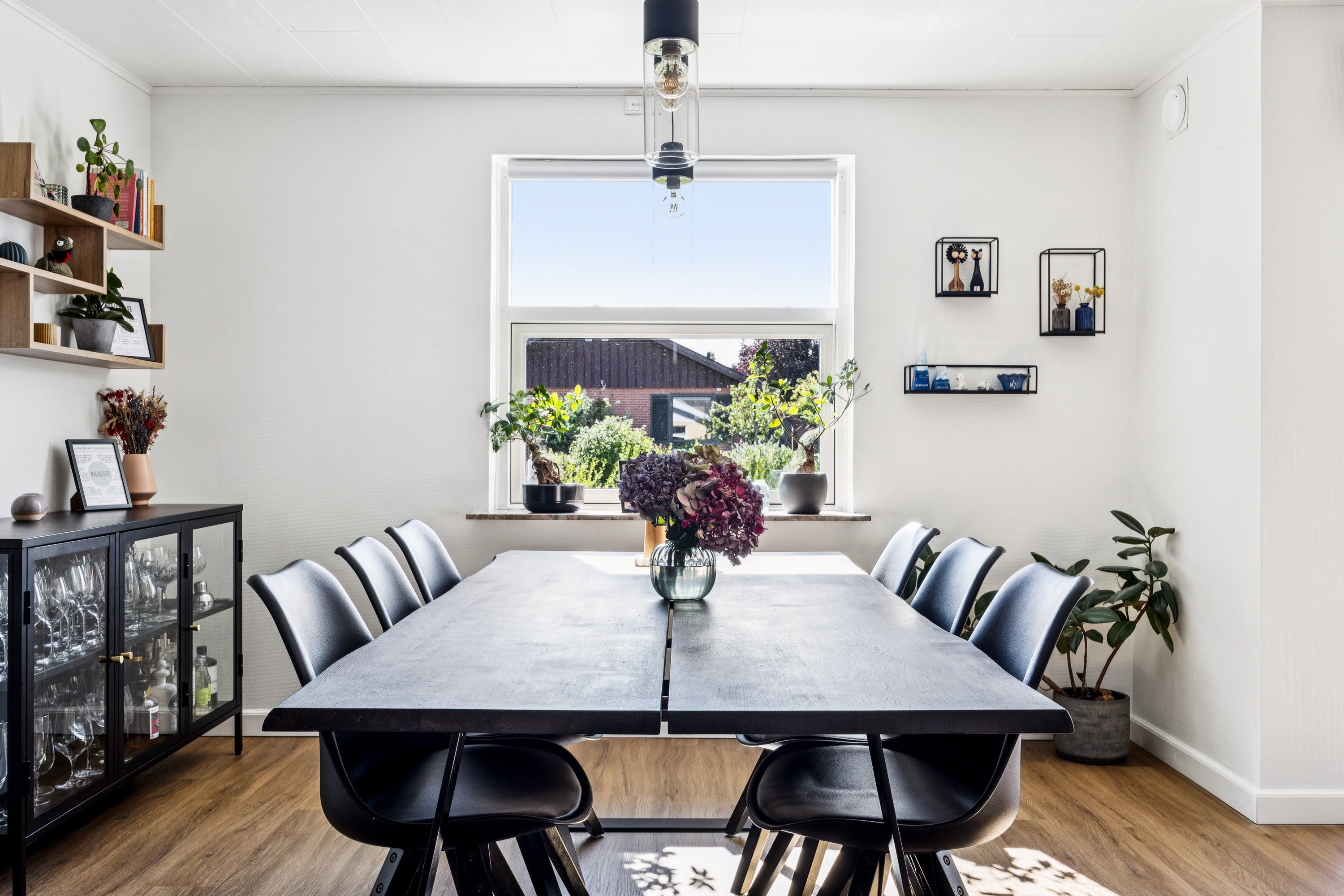 Fremhævet stue billede i fuldskærmstilstand. Billede af Ærøvej 7, 4600 Køge