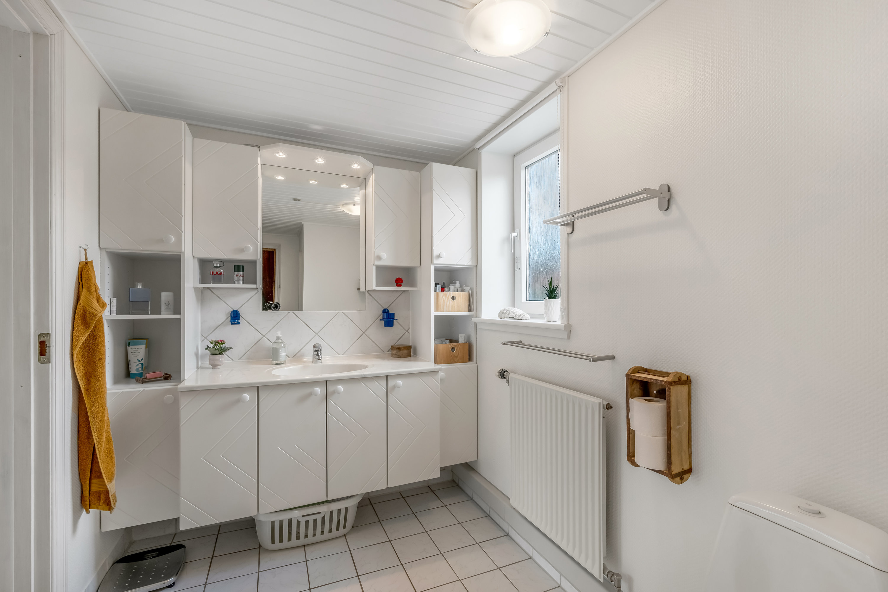 Fremhævet badeværelse billede i fuldskærmstilstand. Billede af Bandsbølvej 4, 6893 Hemmet