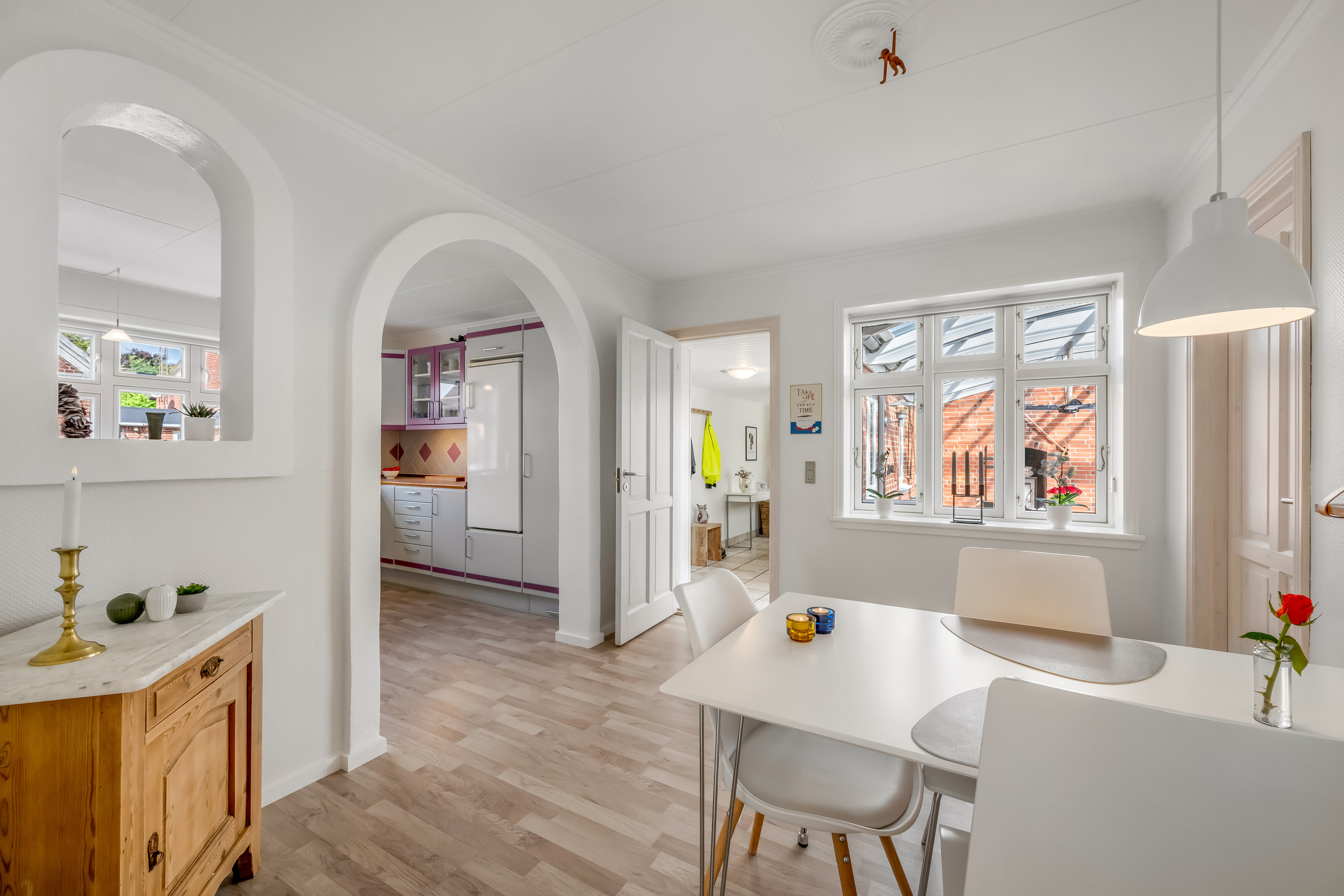 Fremhævet stue billede i fuldskærmstilstand. Billede af Bandsbølvej 4, 6893 Hemmet