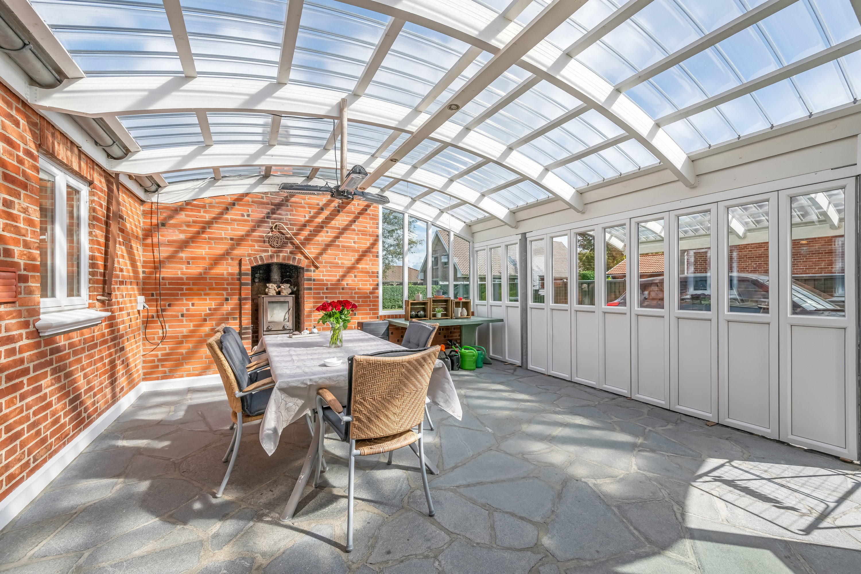 Fremhævet overdækket terrasse billede i fuldskærmstilstand. Billede af Bandsbølvej 4, 6893 Hemmet