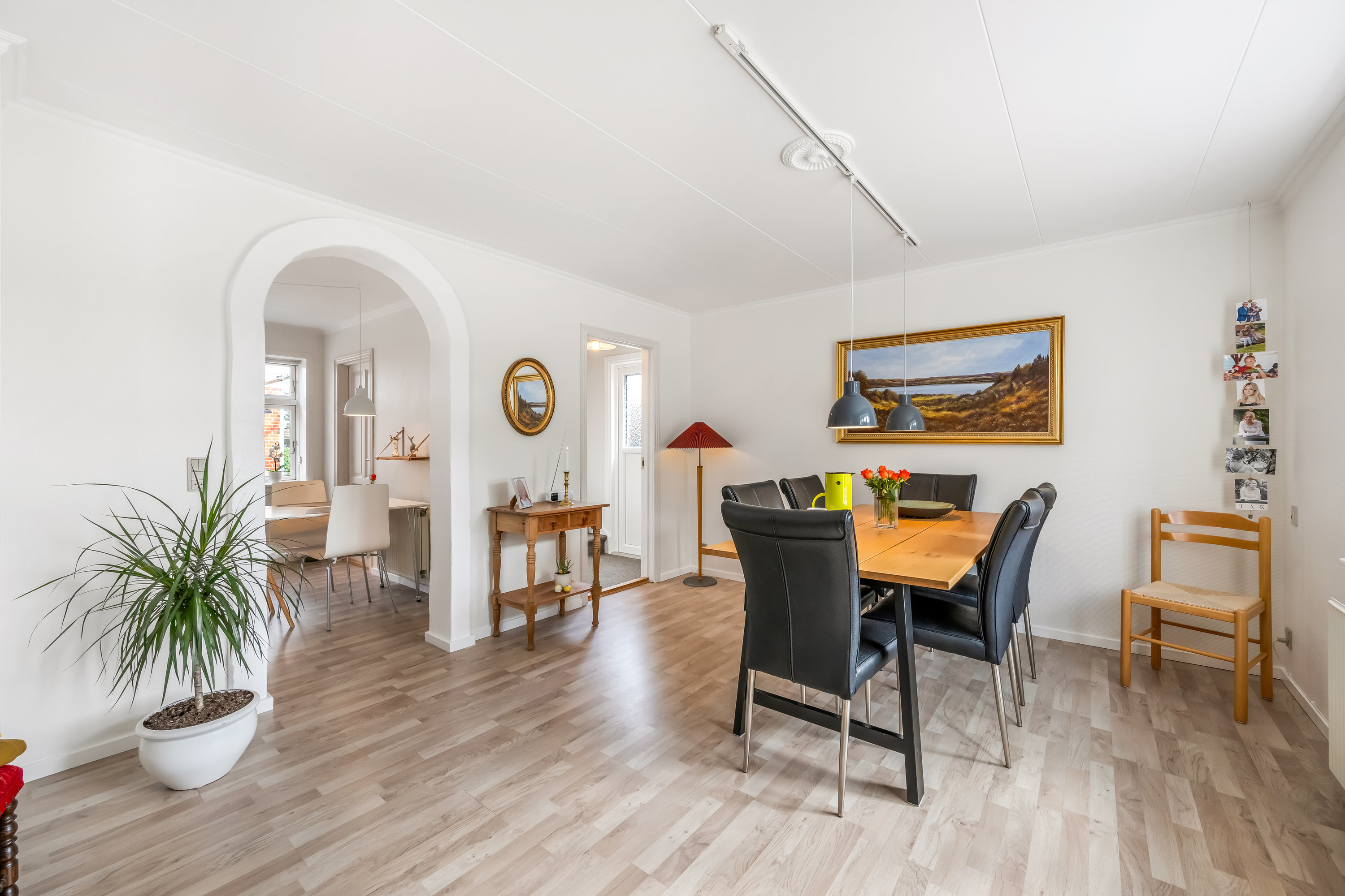 Fremhævet stue billede i fuldskærmstilstand. Billede af Bandsbølvej 4, 6893 Hemmet