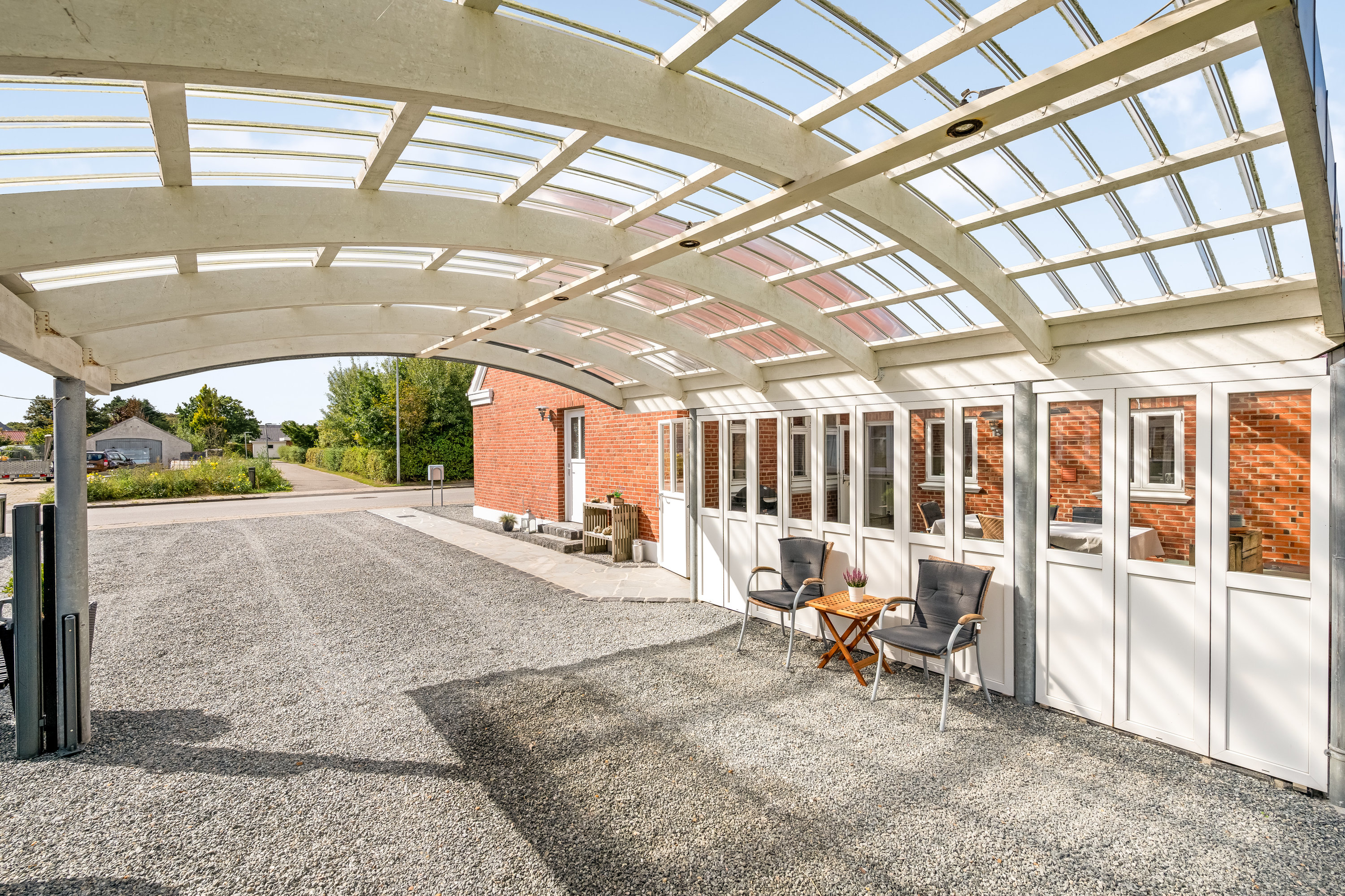 Fremhævet overdækket terrasse billede i fuldskærmstilstand. Billede af Bandsbølvej 4, 6893 Hemmet