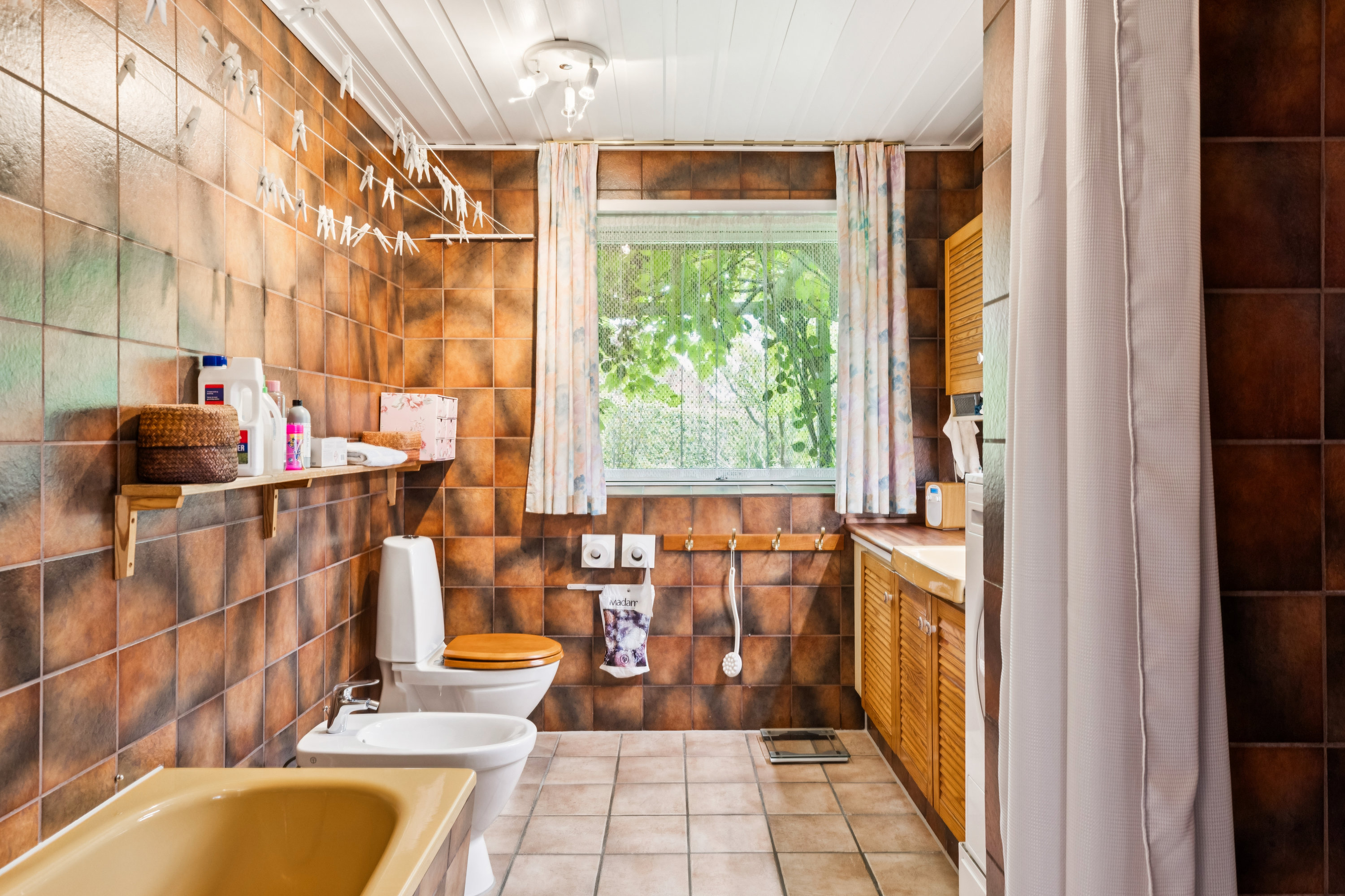 Fremhævet badeværelse billede i fuldskærmstilstand. Billede af Vedelsvej 10, 6760 Ribe