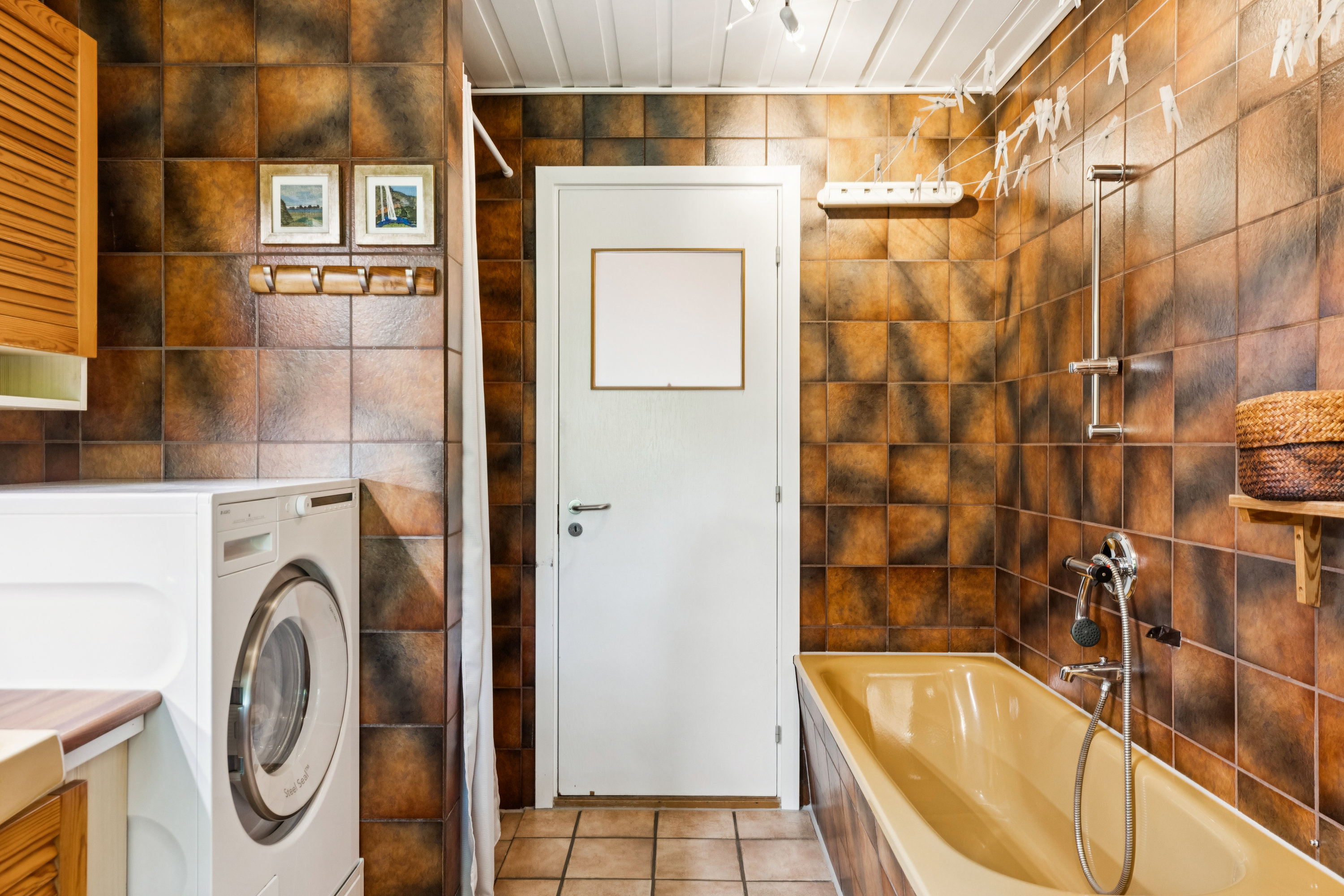 Fremhævet badeværelse billede i fuldskærmstilstand. Billede af Vedelsvej 10, 6760 Ribe