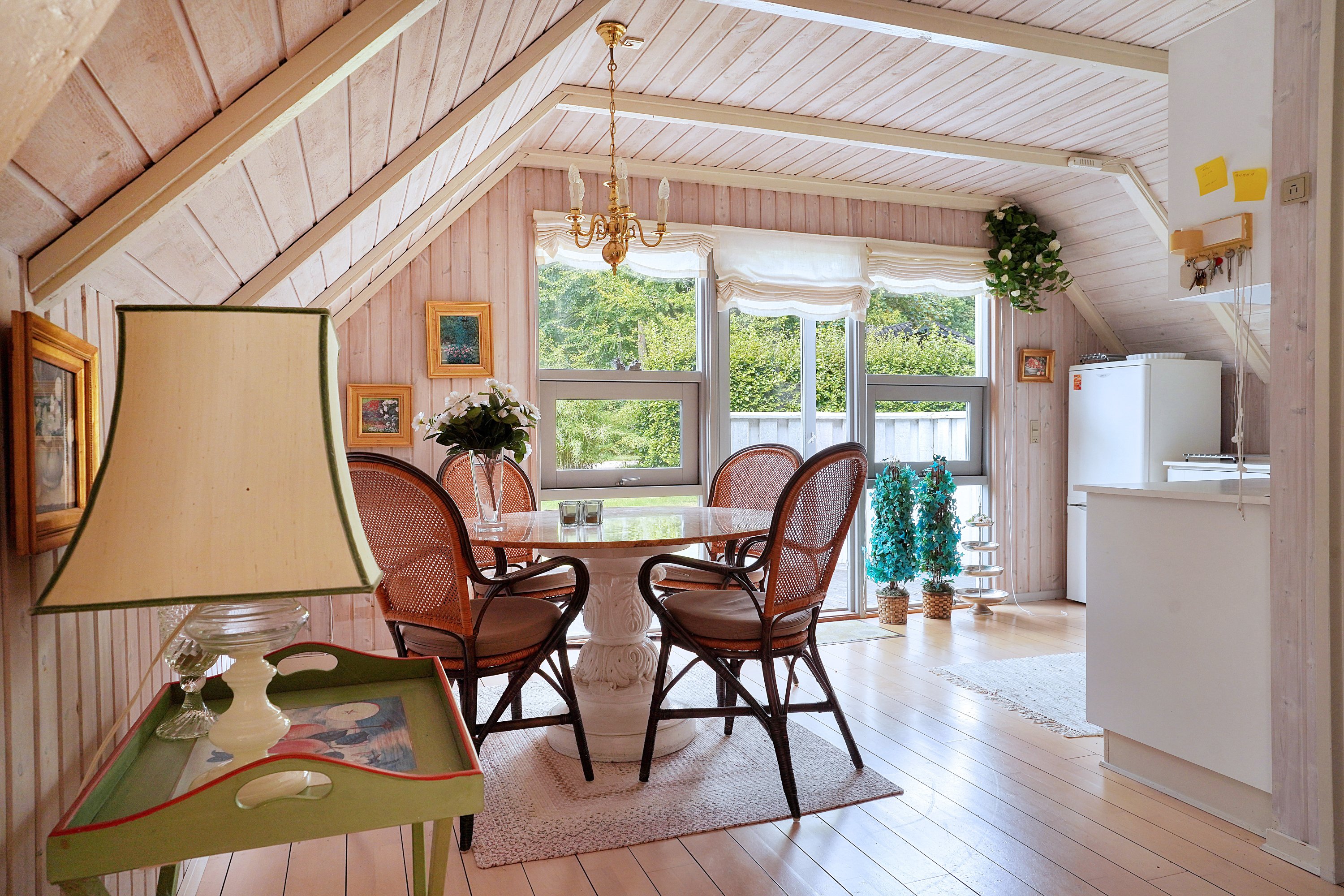 Fremhævet stue billede i fuldskærmstilstand. Billede af Ravnsbækvej 3, 3100 Hornbæk