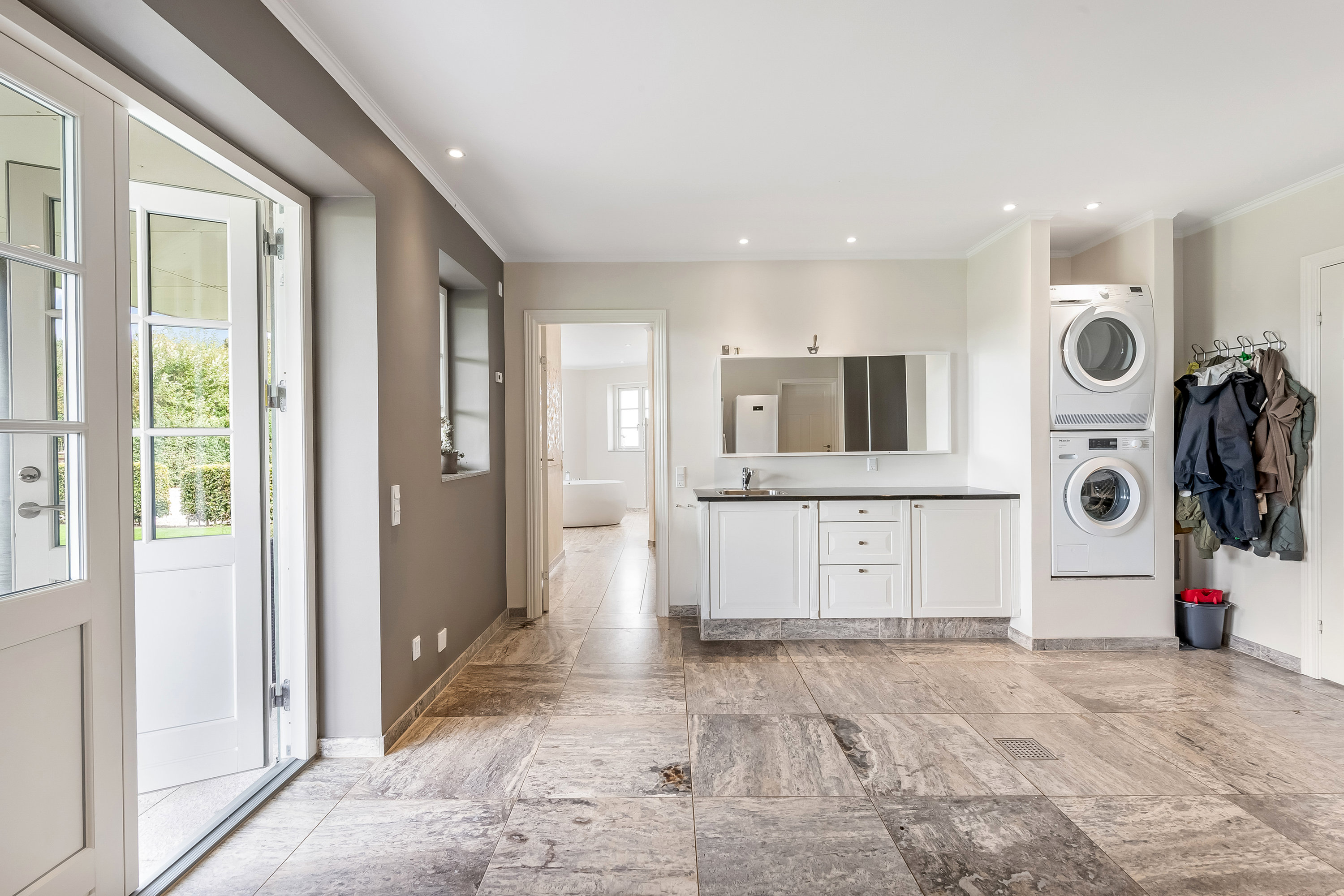 Fremhævet  billede i fuldskærmstilstand. Billede af Klovtoftvej 10, Klovtoft, 6230 Rødekro