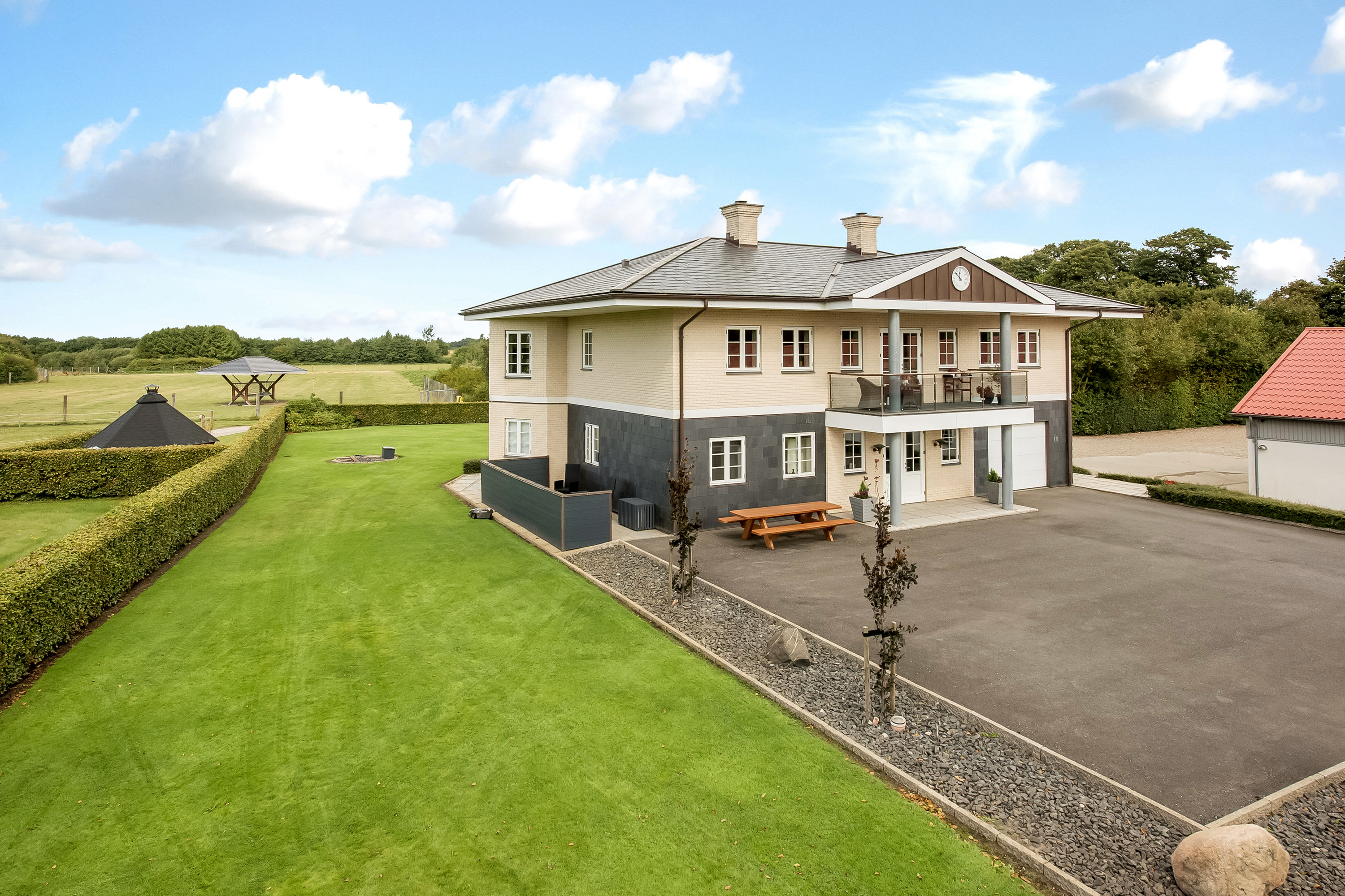 Fremhævet  billede i fuldskærmstilstand. Billede af Klovtoftvej 10, Klovtoft, 6230 Rødekro