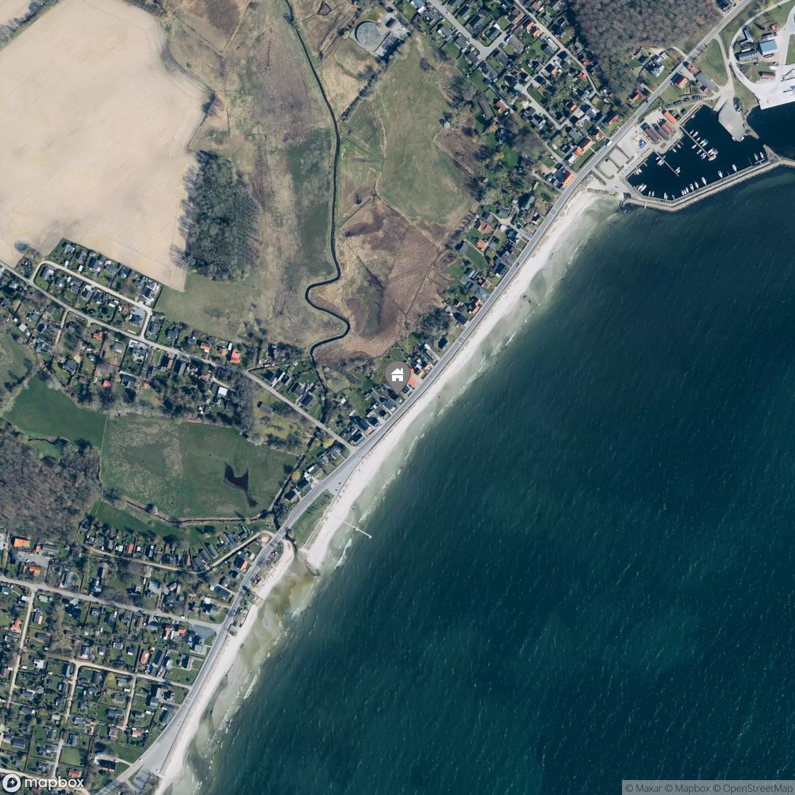 Fremhævet  billede i fuldskærmstilstand. Billede af Strandvejen 48, 4654 Faxe Ladeplads