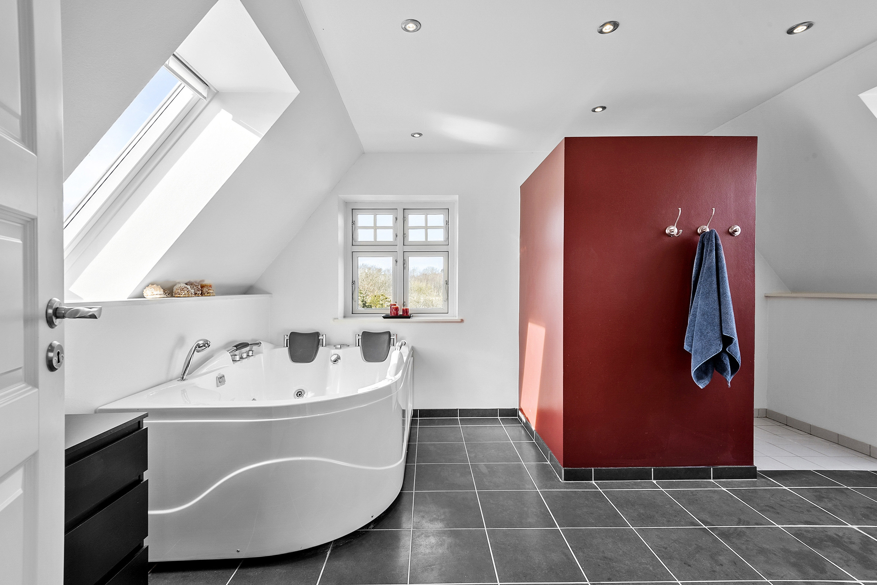 Fremhævet  billede i fuldskærmstilstand. Billede af Strandvejen 48, 4654 Faxe Ladeplads