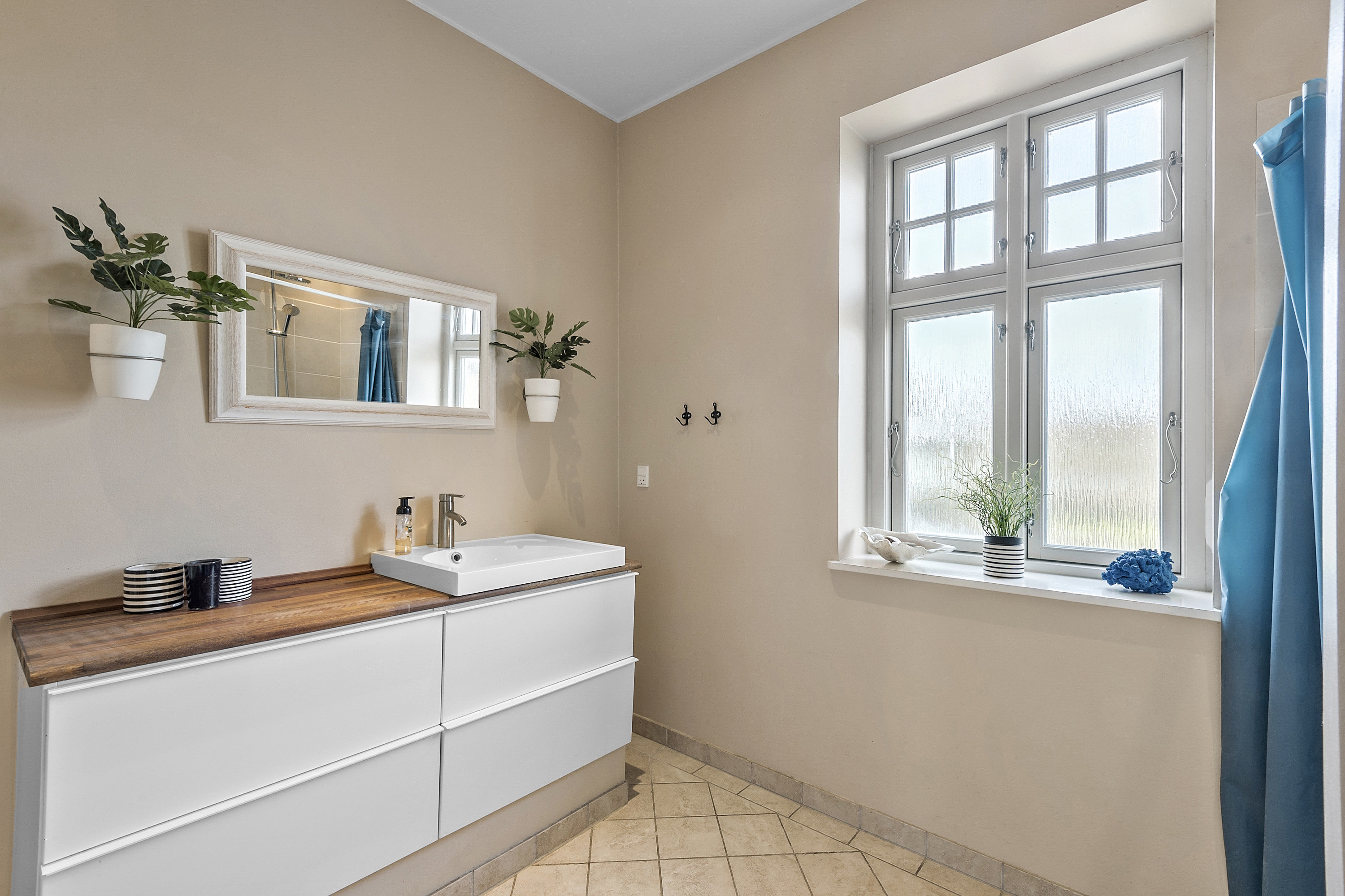 Fremhævet  billede i fuldskærmstilstand. Billede af Strandvejen 48, 4654 Faxe Ladeplads