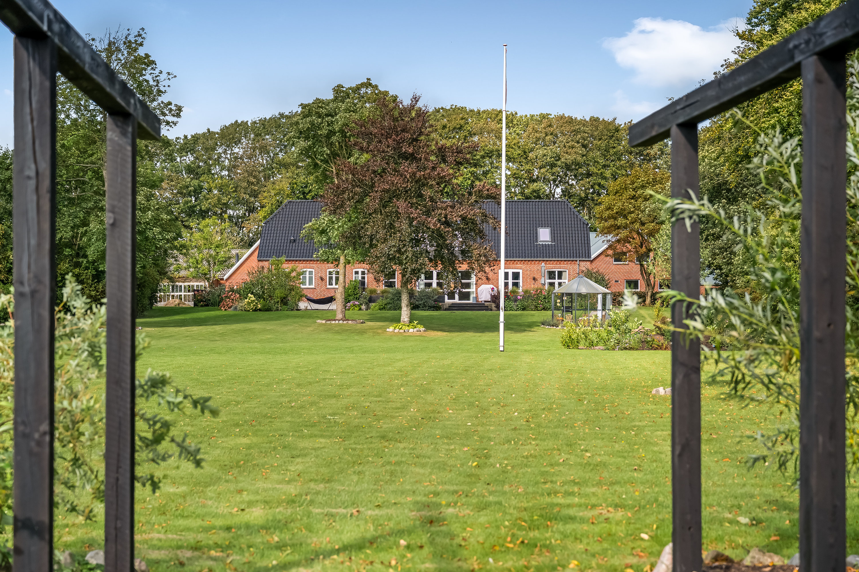Fremhævet have billede i fuldskærmstilstand. Billede af Nørre Hvamvej 3, Borbjerg, 7500 Holstebro