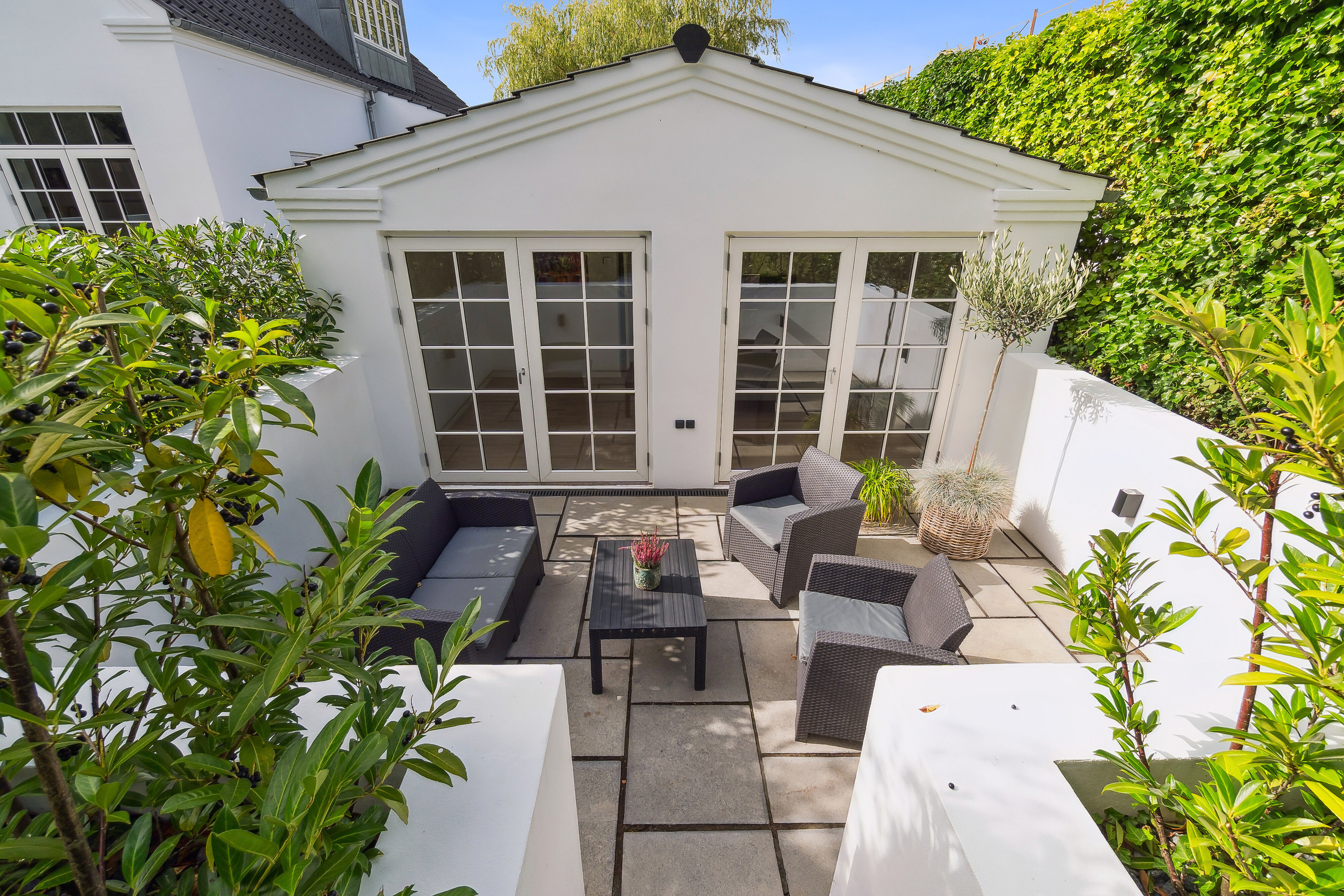 Fremhævet terrasse billede i fuldskærmstilstand. Billede af Holmegårdsvej 41, 8270 Højbjerg