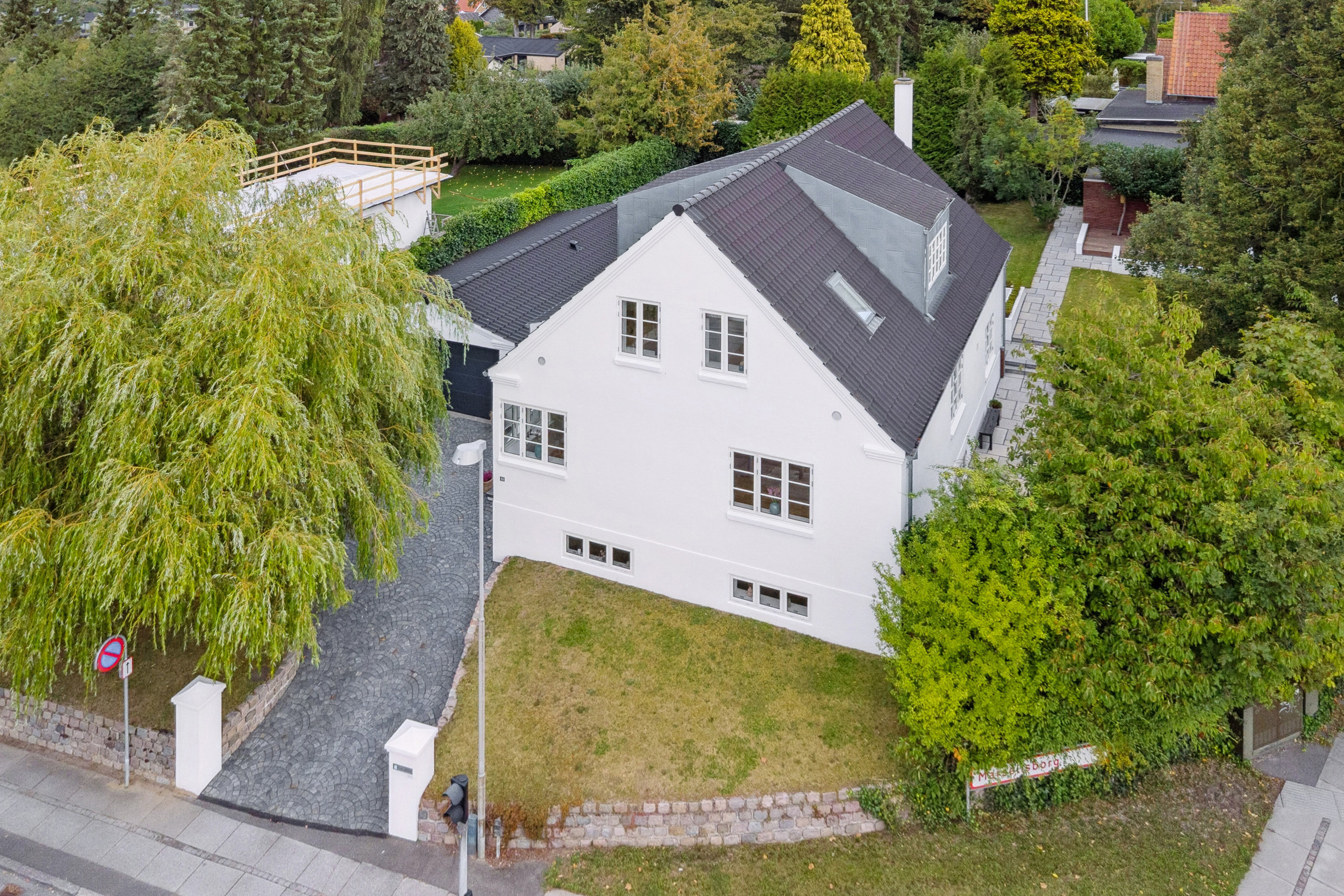 Fremhævet luftfoto billede i fuldskærmstilstand. Billede af Holmegårdsvej 41, 8270 Højbjerg