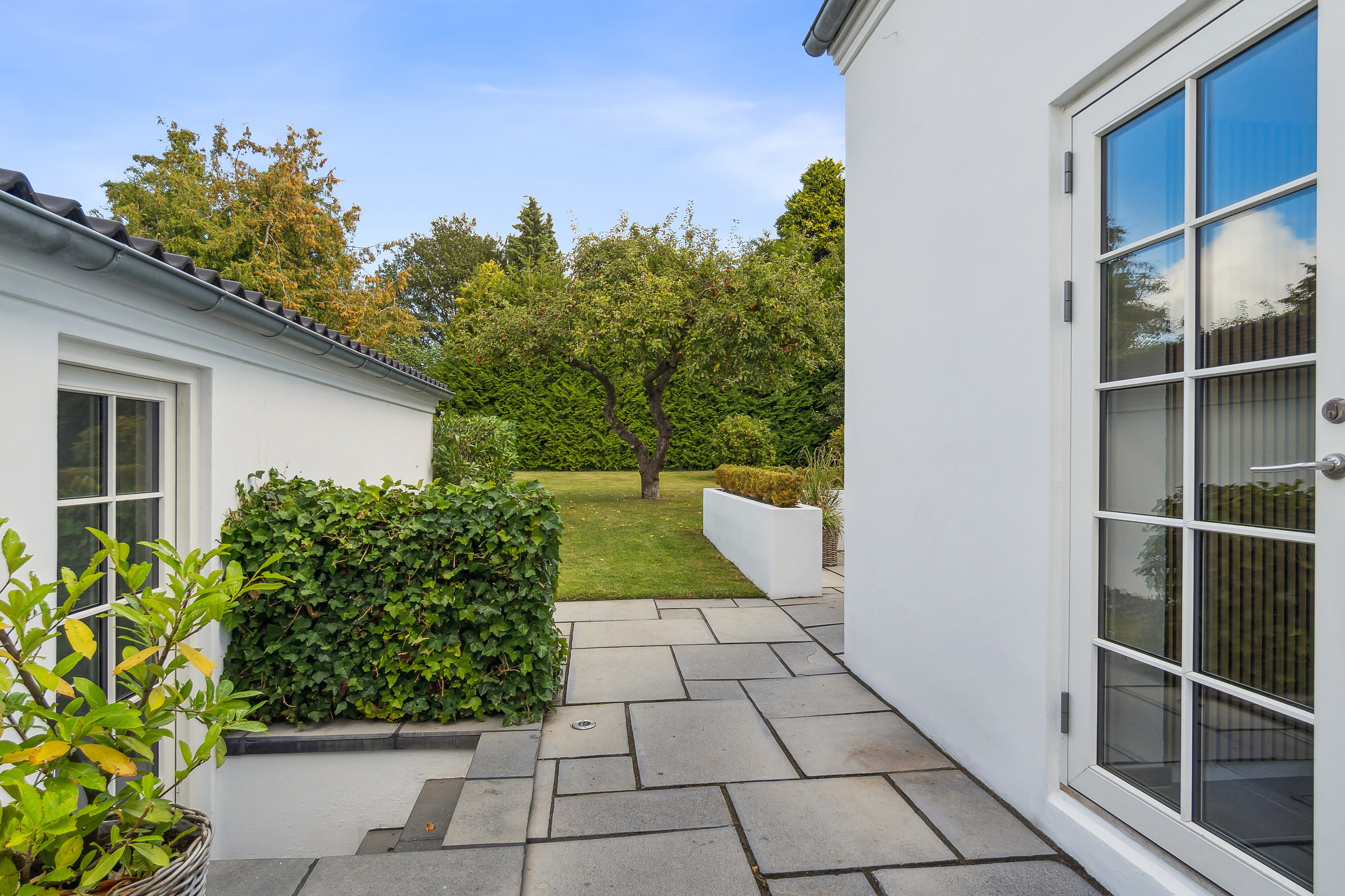 Fremhævet terrasse billede i fuldskærmstilstand. Billede af Holmegårdsvej 41, 8270 Højbjerg