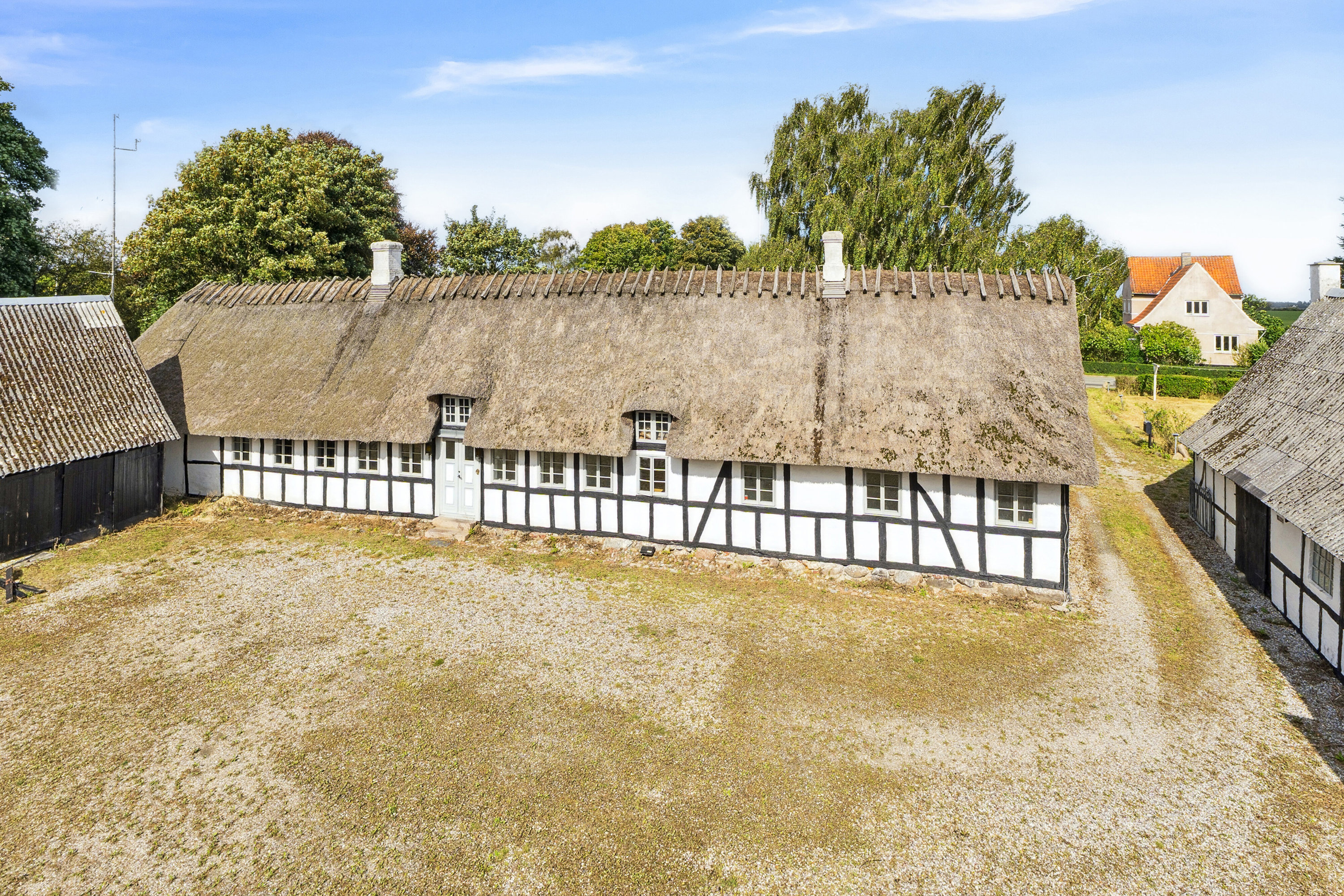 Fremhævet set fra haven billede i fuldskærmstilstand. Billede af Odensevej 307, Ladby, 5300 Kerteminde