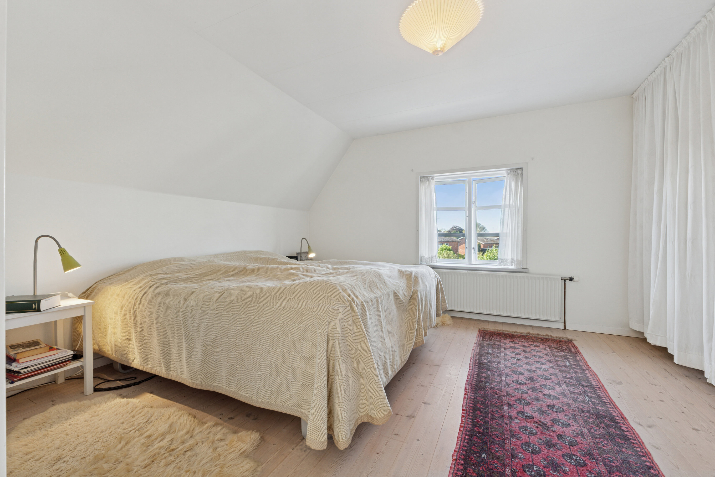 Fremhævet soveværelse billede i fuldskærmstilstand. Billede af Skolevej 5, Tullebølle, 5953 Tranekær