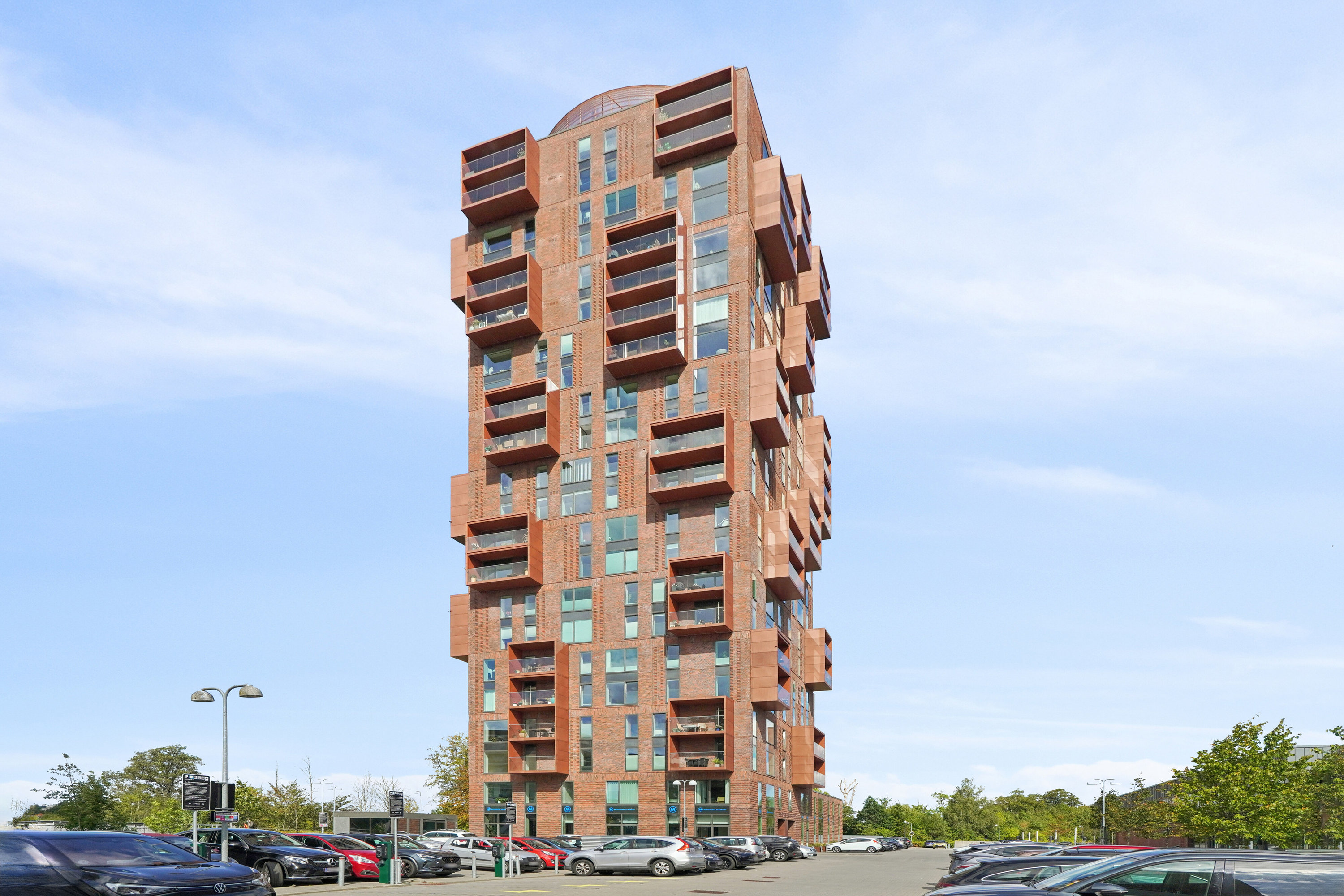 Fremhævet set fra vejen billede i fuldskærmstilstand. Billede af Papirfabrikken 52, 11. 2., 8600 Silkeborg