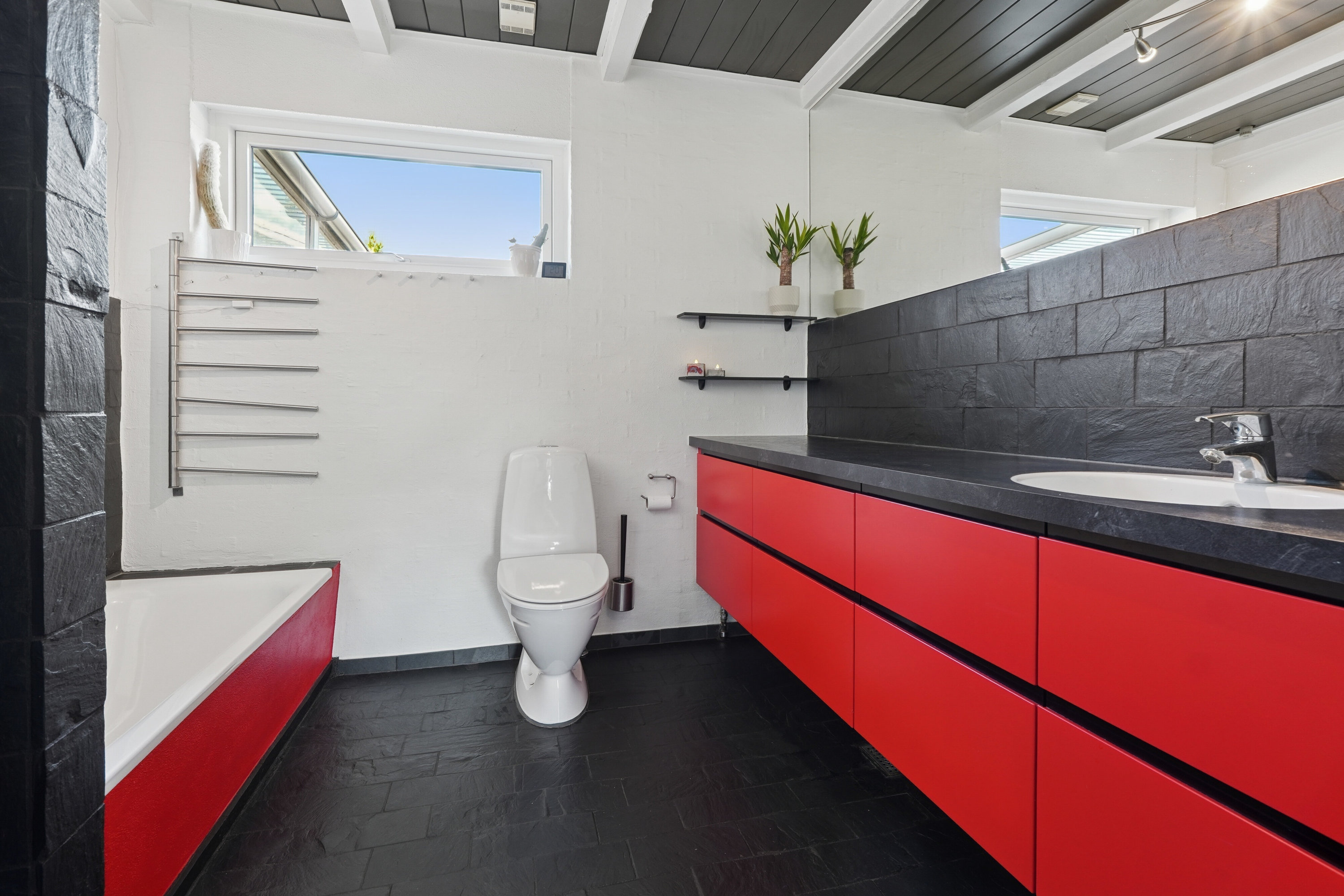 Fremhævet badeværelse billede i fuldskærmstilstand. Billede af Per Kirkebys Vej 1, 7430 Ikast