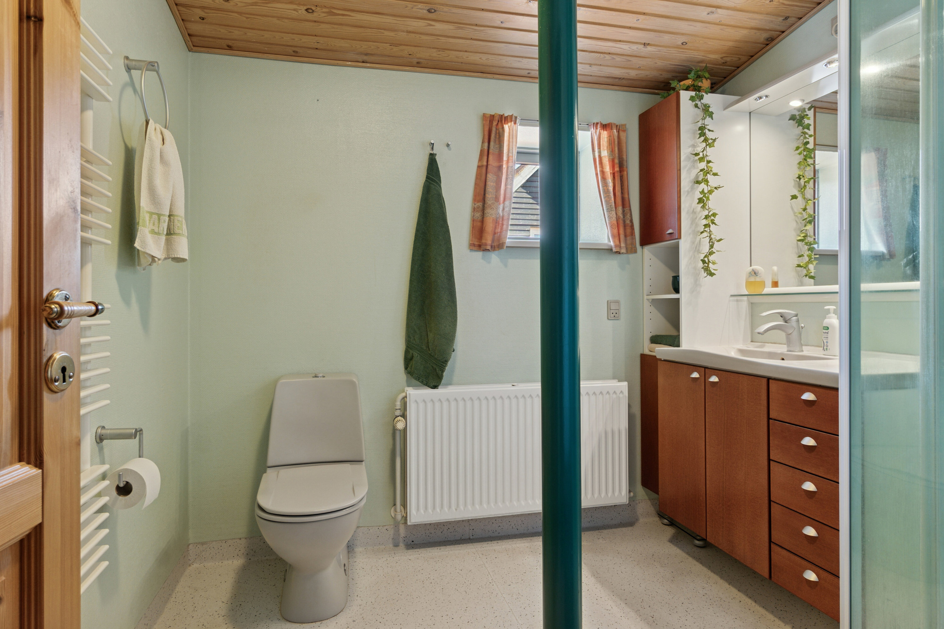 Fremhævet badeværelse billede i fuldskærmstilstand. Billede af Tømmerbyvej 174, 7742 Vesløs