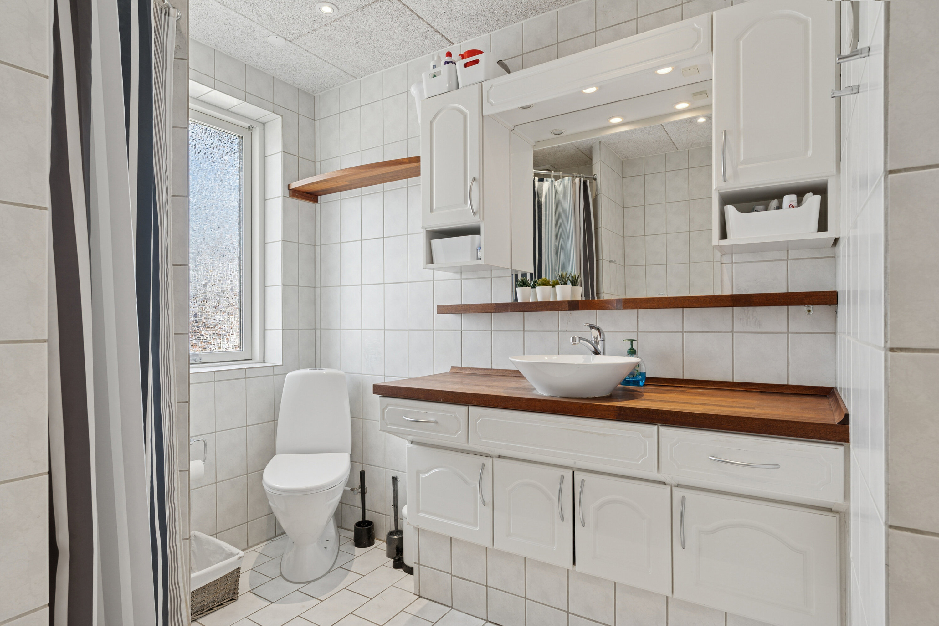 Fremhævet badeværelse billede i fuldskærmstilstand. Billede af Klochsvej 22, 7441 Bording