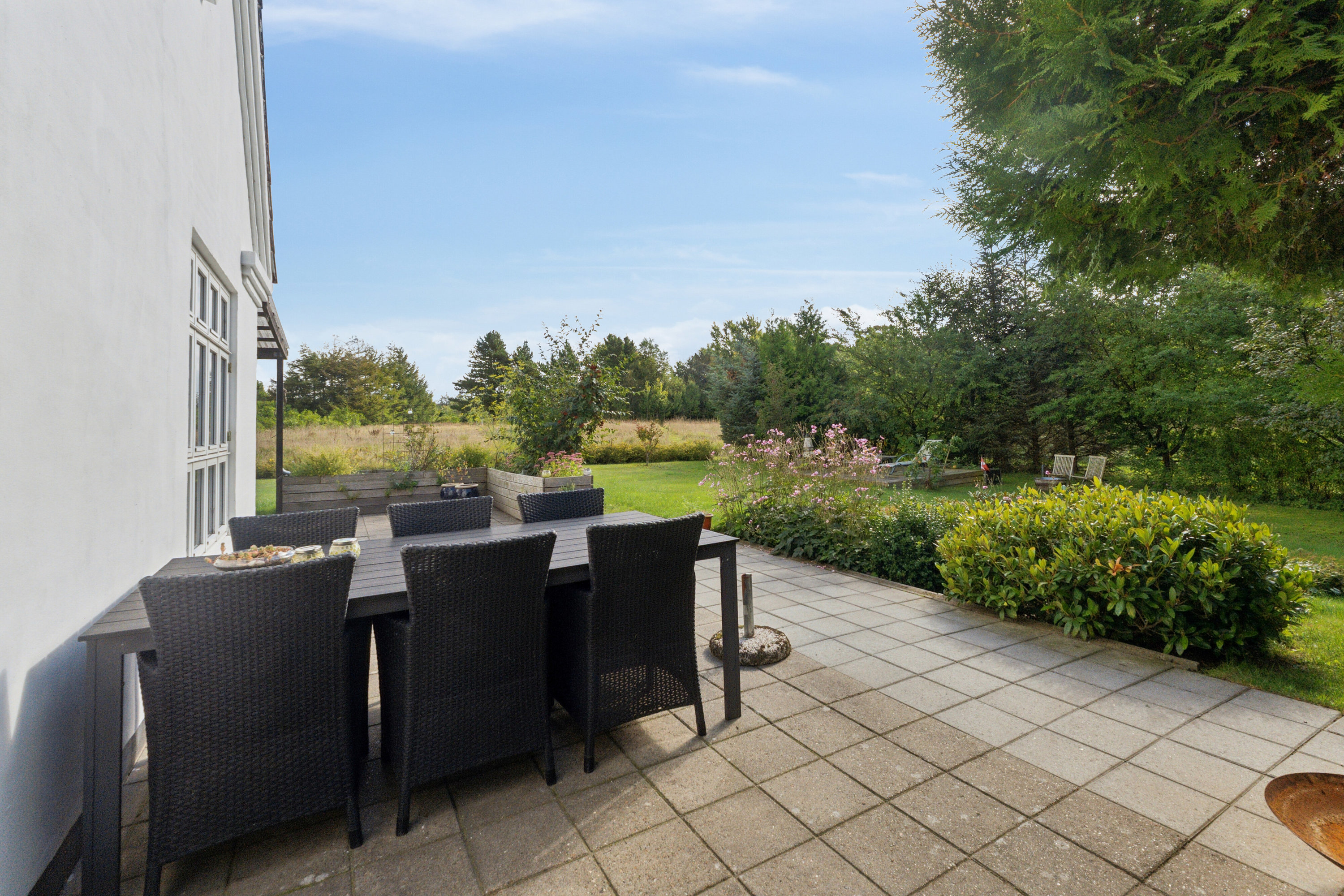 Fremhævet terrasse billede i fuldskærmstilstand. Billede af Kærvænget 23, Astrup, 9800 Hjørring