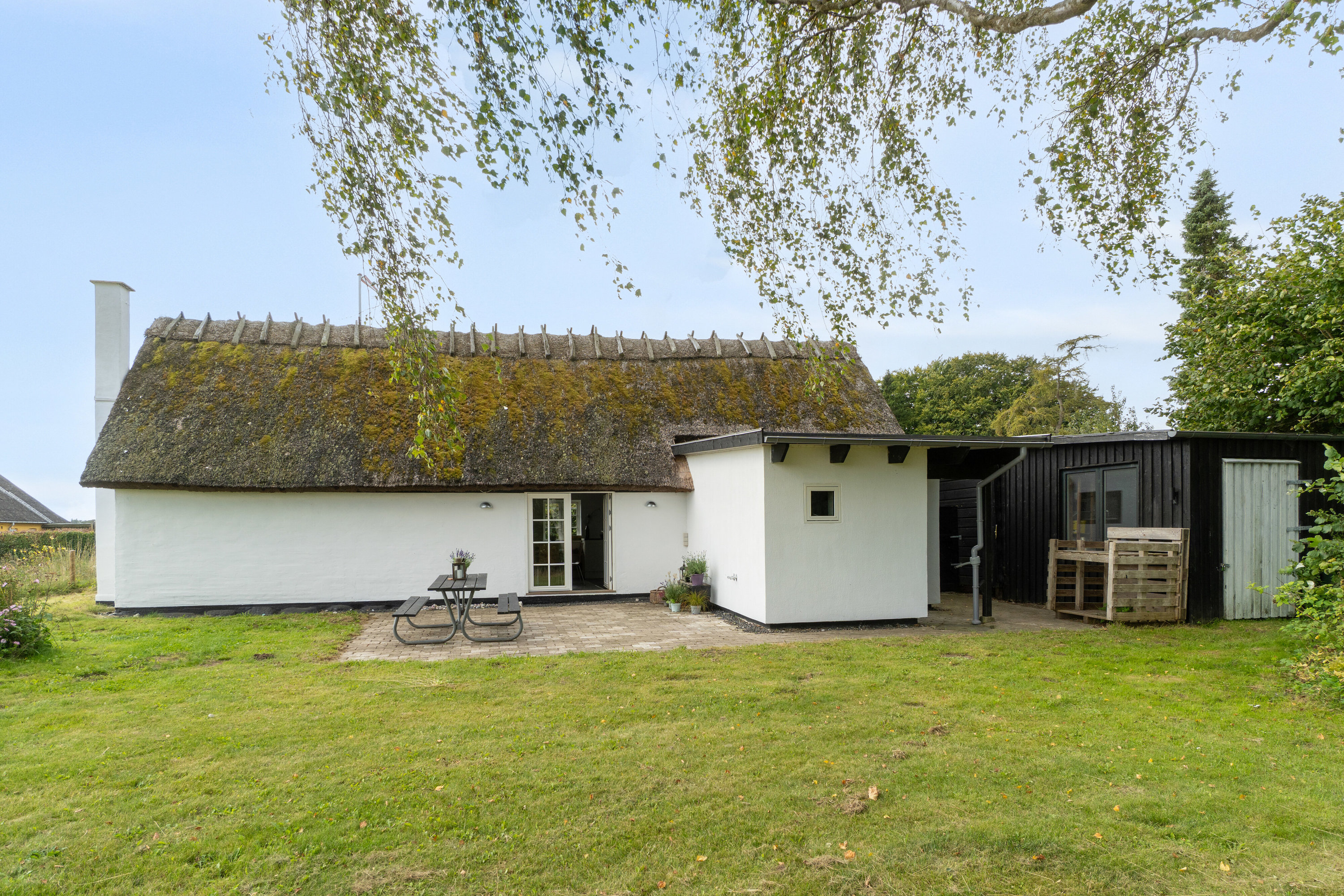 Fremhævet set fra haven billede i fuldskærmstilstand. Billede af Højgårdsvej 41, Eskilstrup, 4683 Rønnede