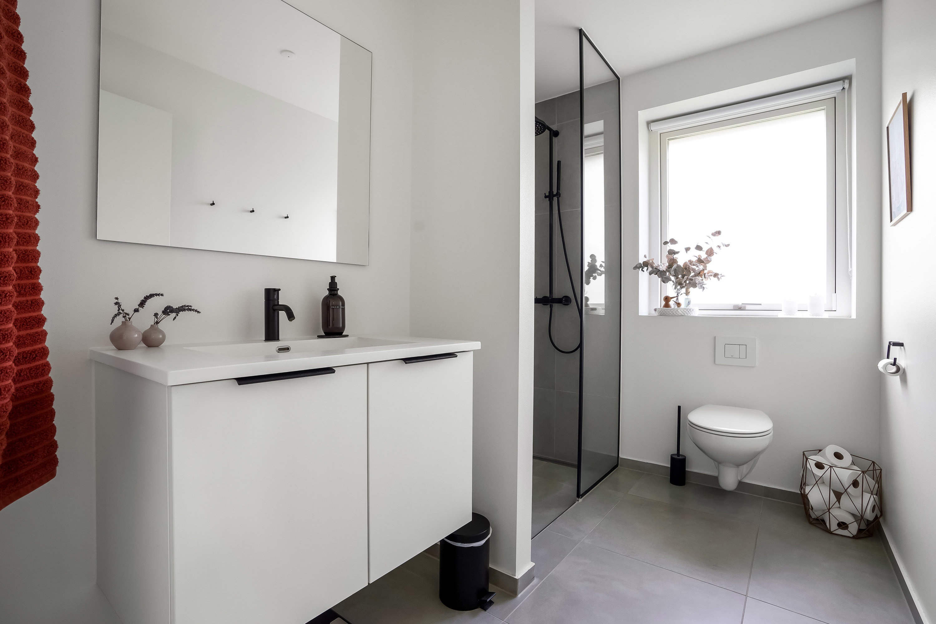 Fremhævet badeværelse billede i fuldskærmstilstand. Billede af Kirkebyvænget 34, 5592 Ejby