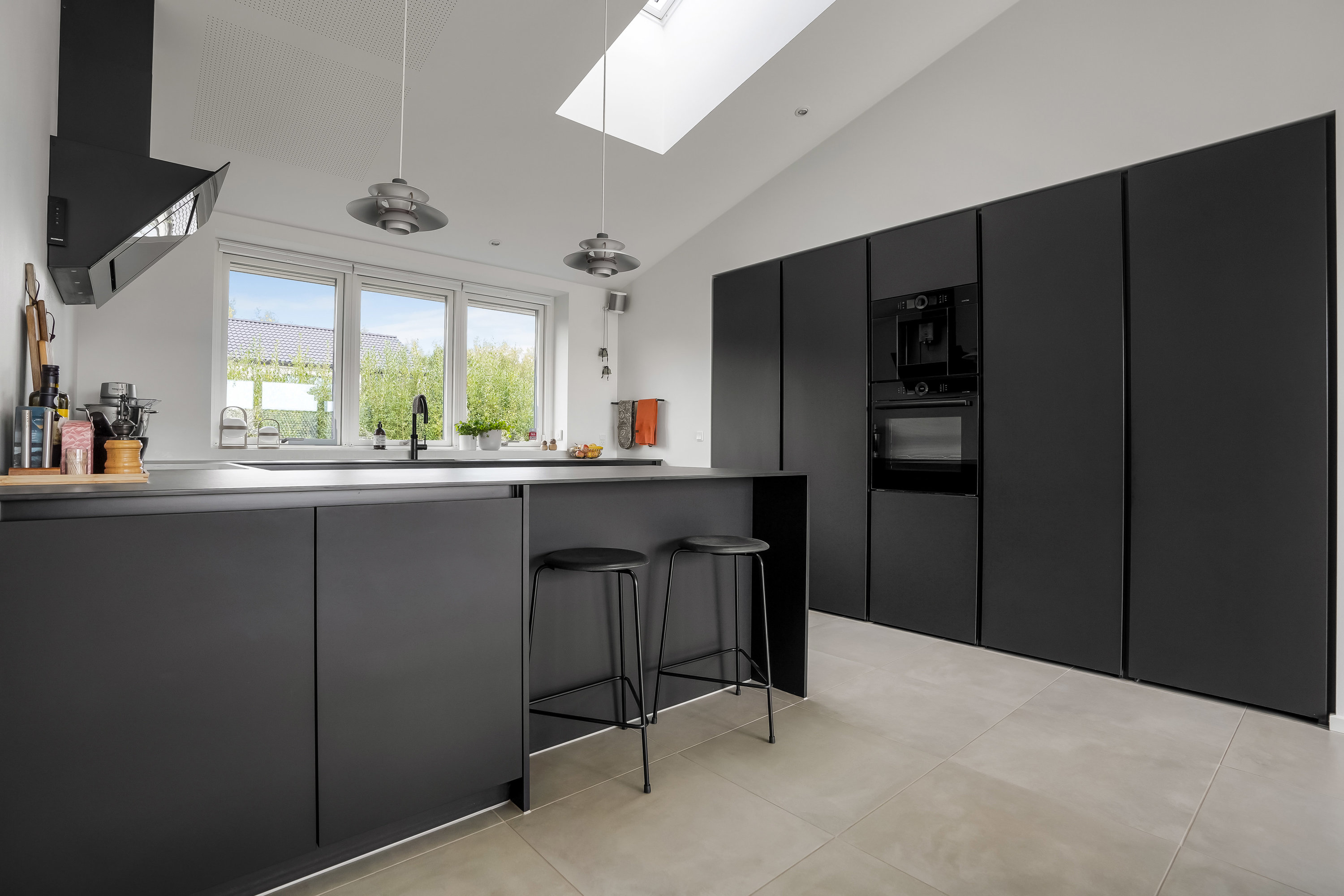 Fremhævet køkken billede i fuldskærmstilstand. Billede af Kirkebyvænget 34, 5592 Ejby