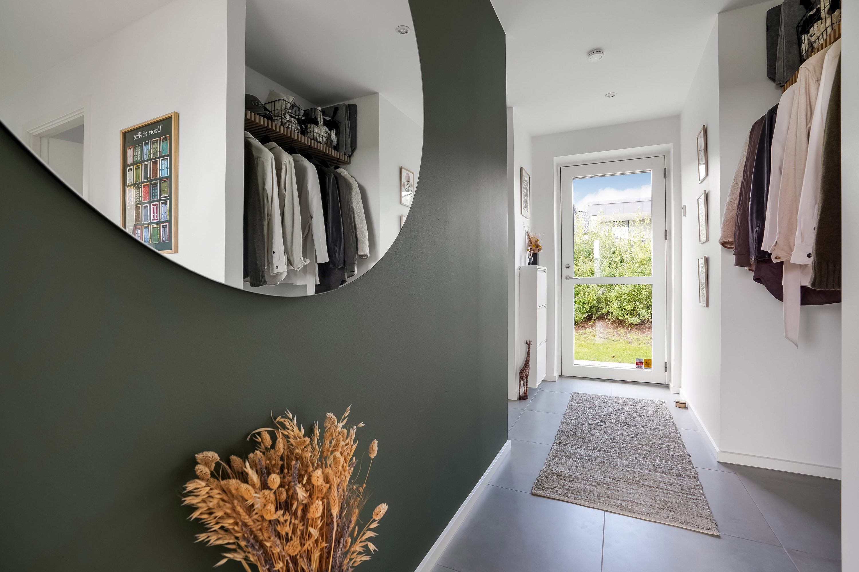 Fremhævet entré billede i fuldskærmstilstand. Billede af Kirkebyvænget 34, 5592 Ejby