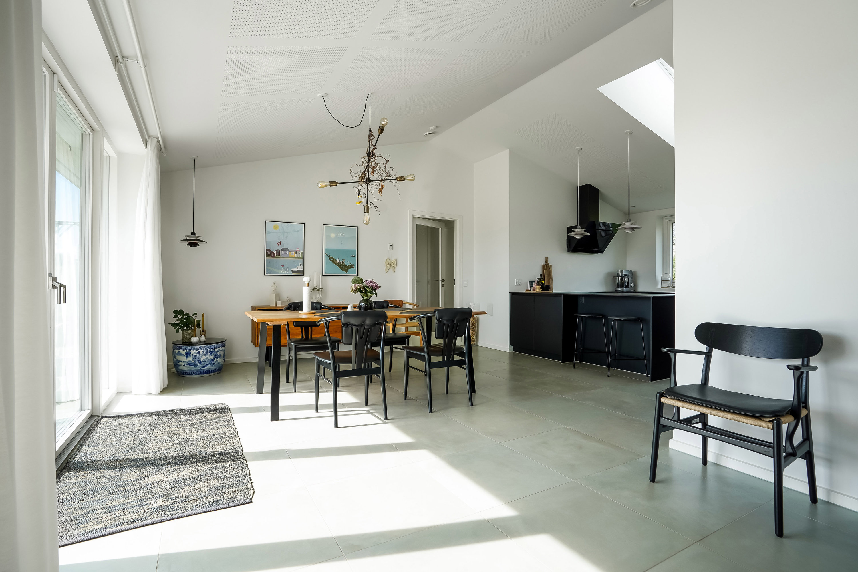 Fremhævet stue billede i fuldskærmstilstand. Billede af Kirkebyvænget 34, 5592 Ejby