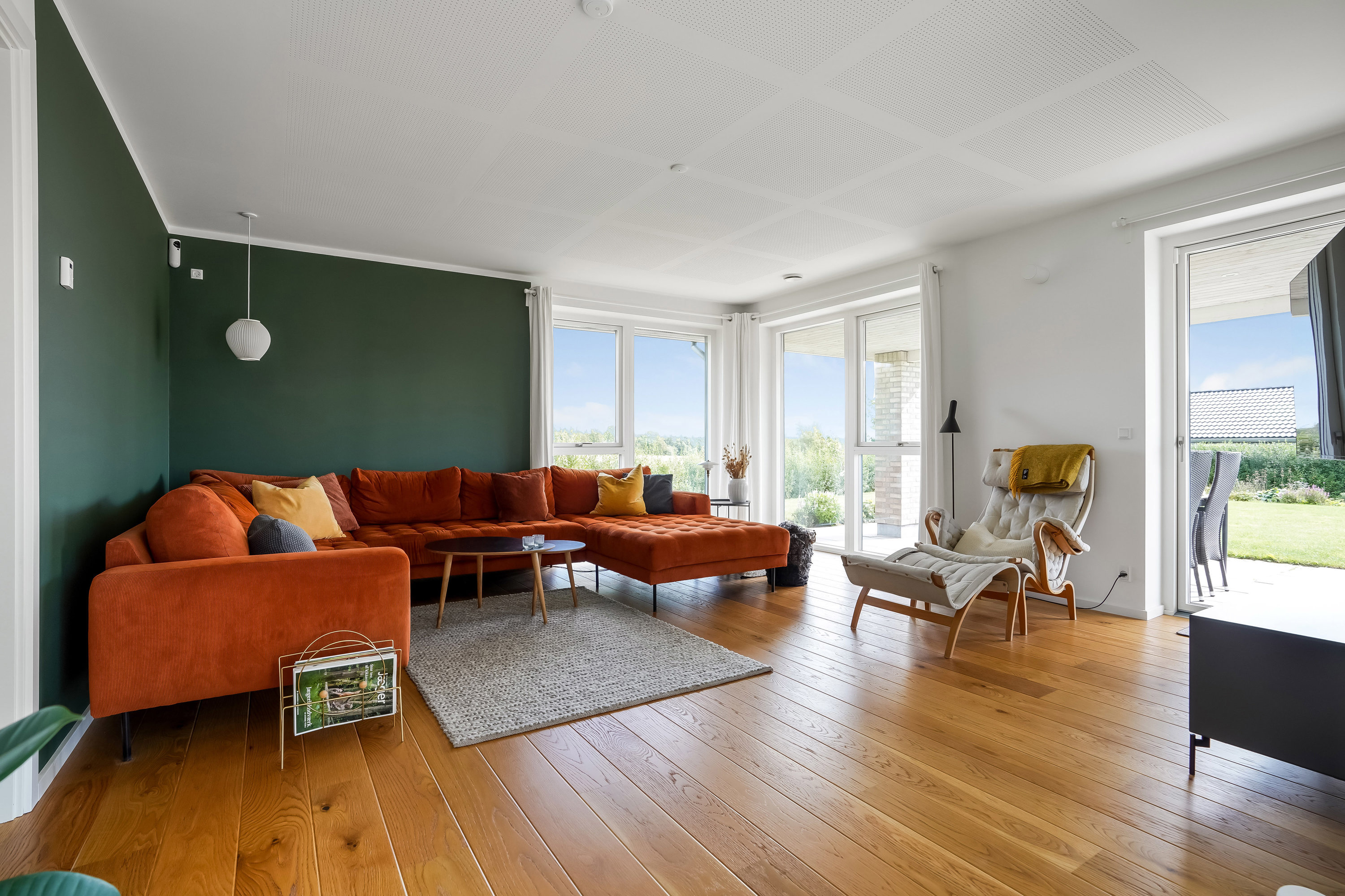 Fremhævet stue billede i fuldskærmstilstand. Billede af Kirkebyvænget 34, 5592 Ejby