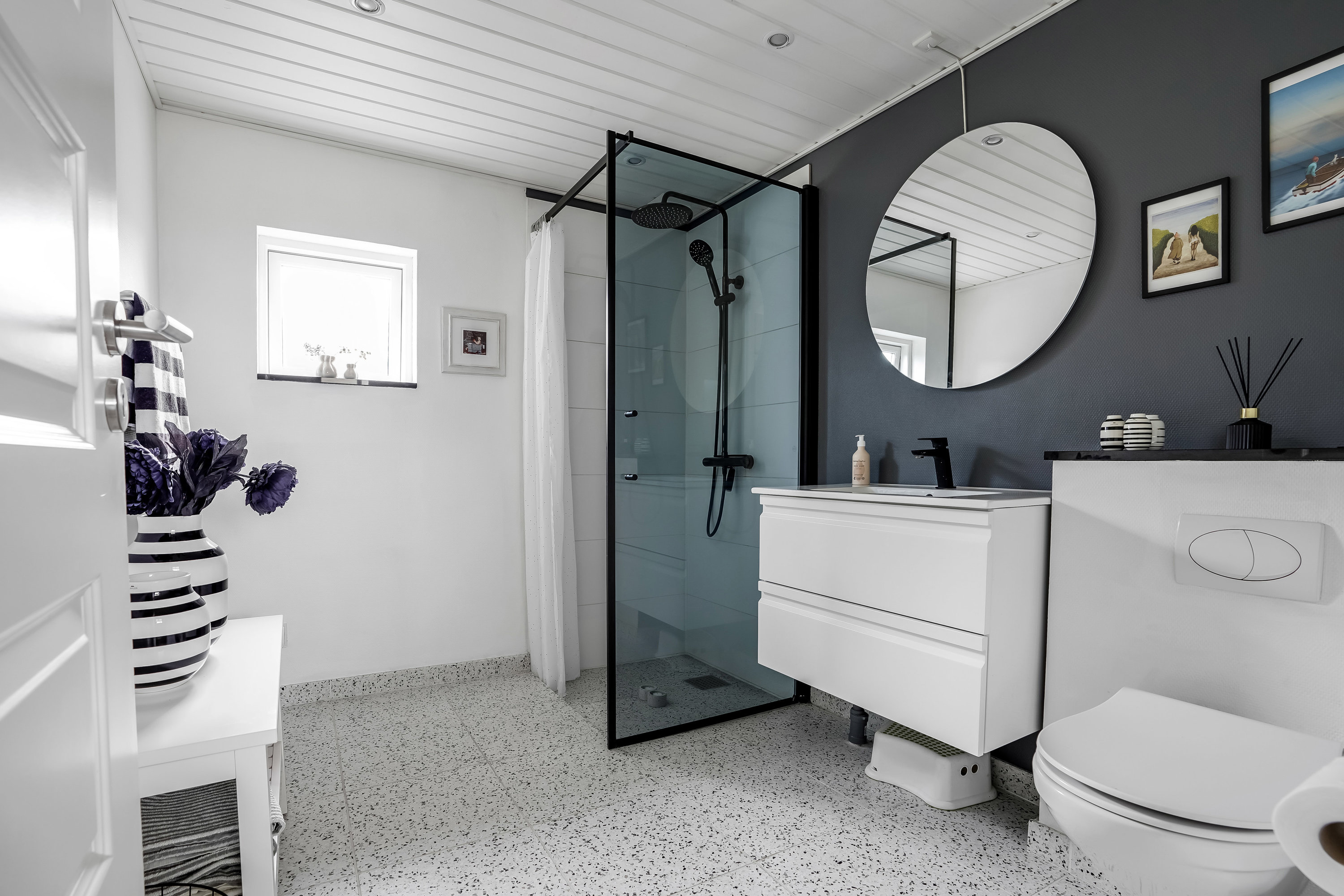 Fremhævet badeværelse billede i fuldskærmstilstand. Billede af Østre Strandvej 93, Hasmark Strand, 5450 Otterup