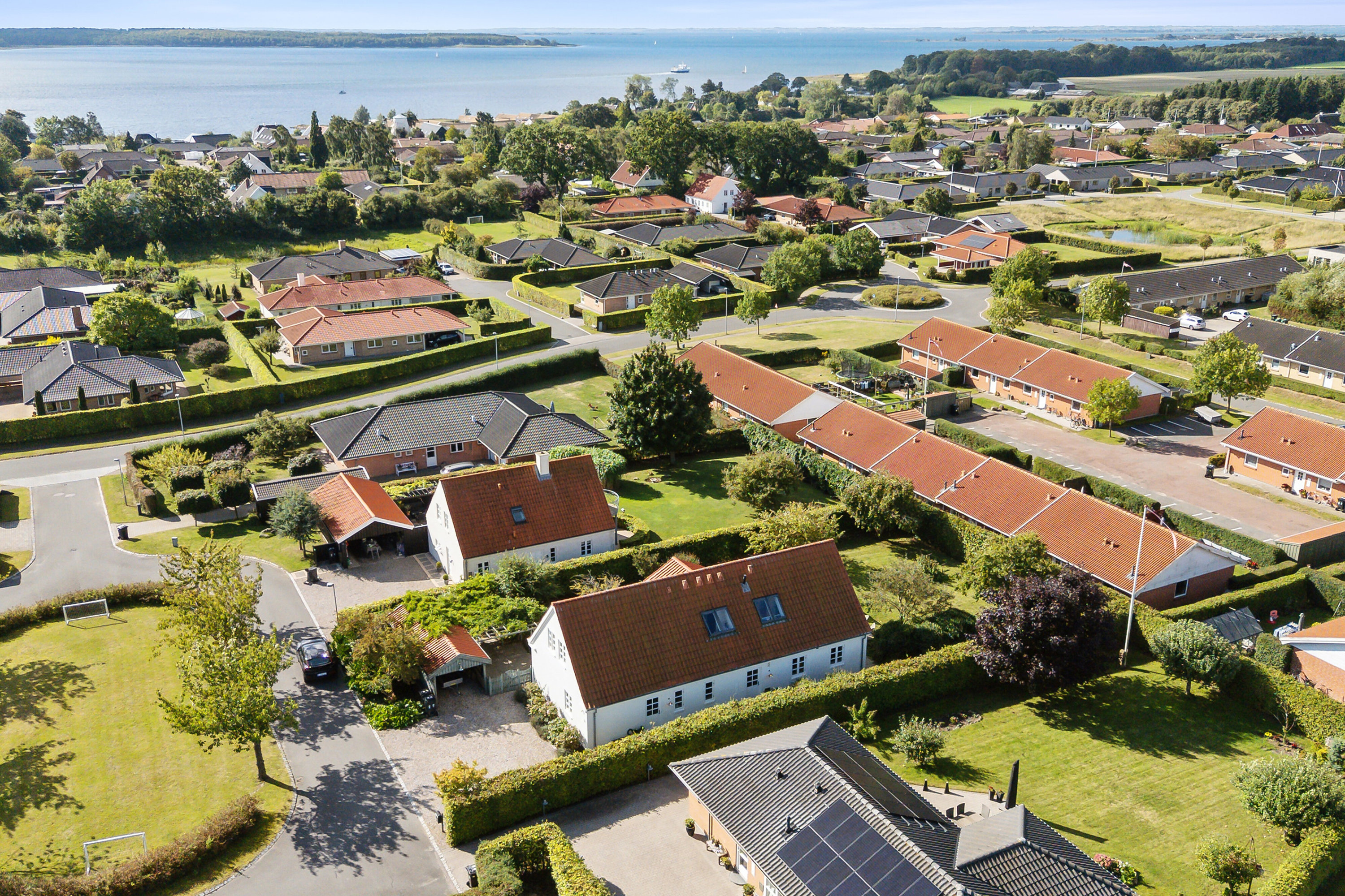 Miniaturebillede 1: luftfoto. Billede af Vædderen 30, Egense, 5700 Svendborg