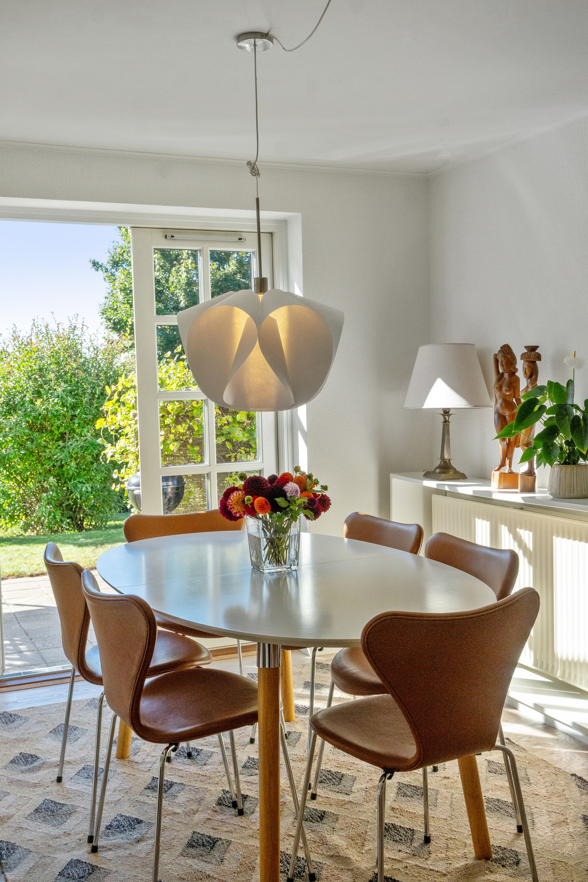 Fremhævet spisestue billede i fuldskærmstilstand. Billede af Vædderen 30, Egense, 5700 Svendborg