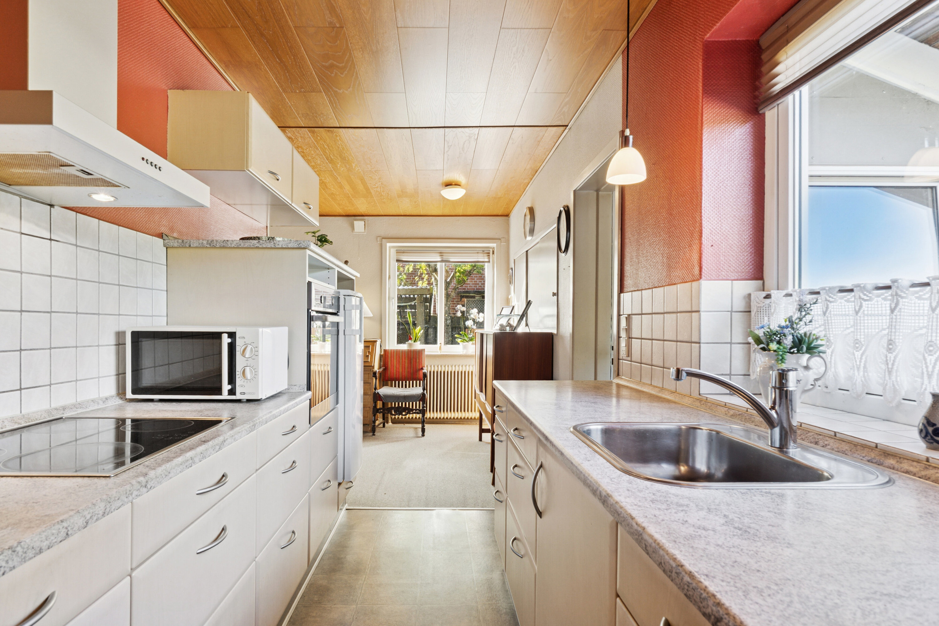 Fremhævet køkken billede i fuldskærmstilstand. Billede af Midtervang 1, 6630 Rødding