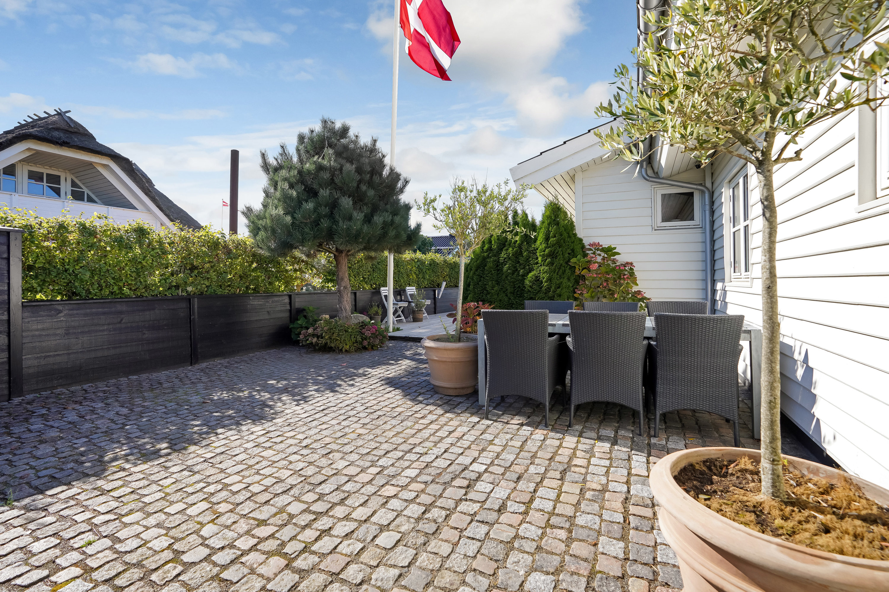 Fremhævet terrasse billede i fuldskærmstilstand. Billede af Østre Strandvej 93, Hasmark Strand, 5450 Otterup