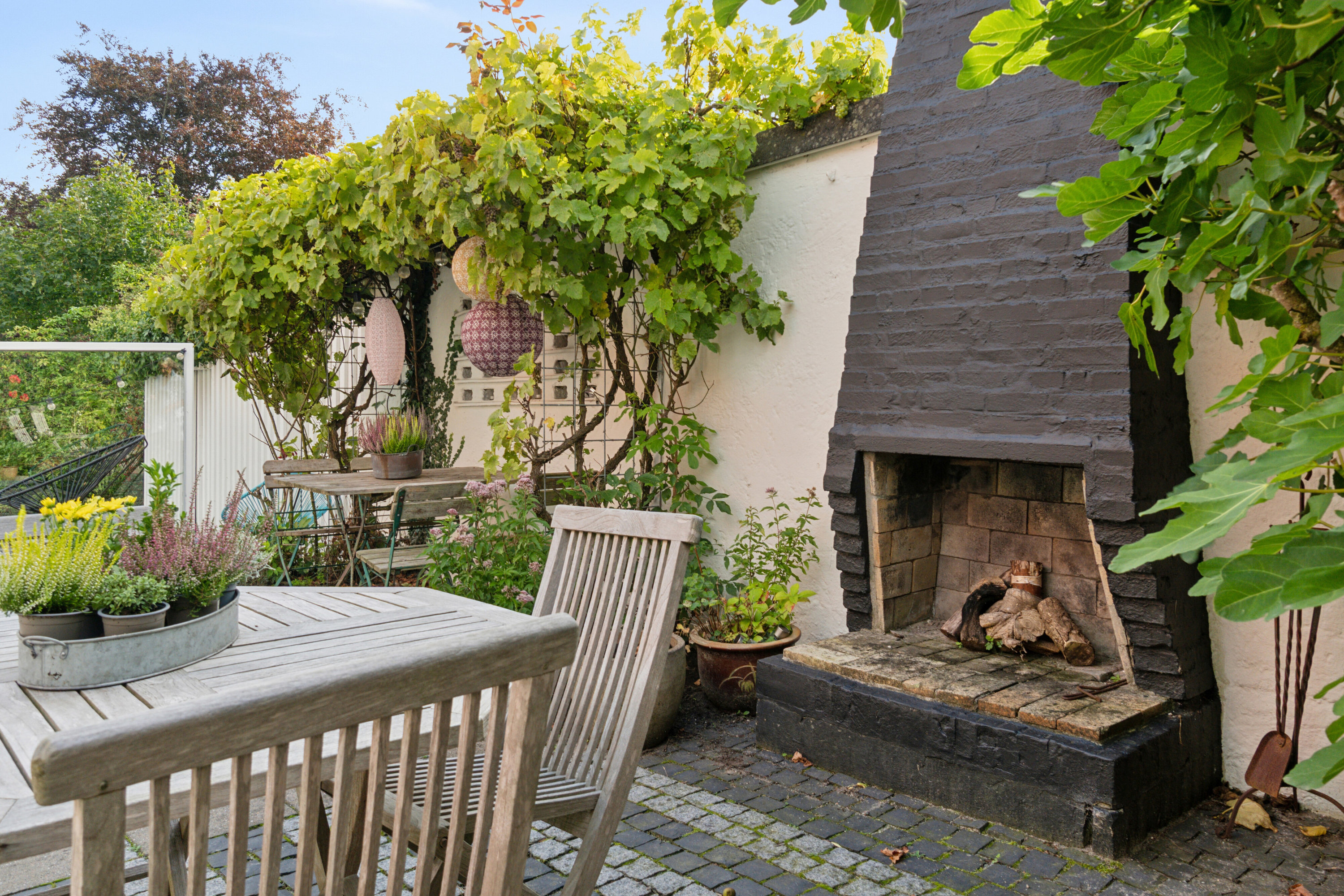 Fremhævet terrasse billede i fuldskærmstilstand. Billede af Terp Skovvej 111, 8270 Højbjerg