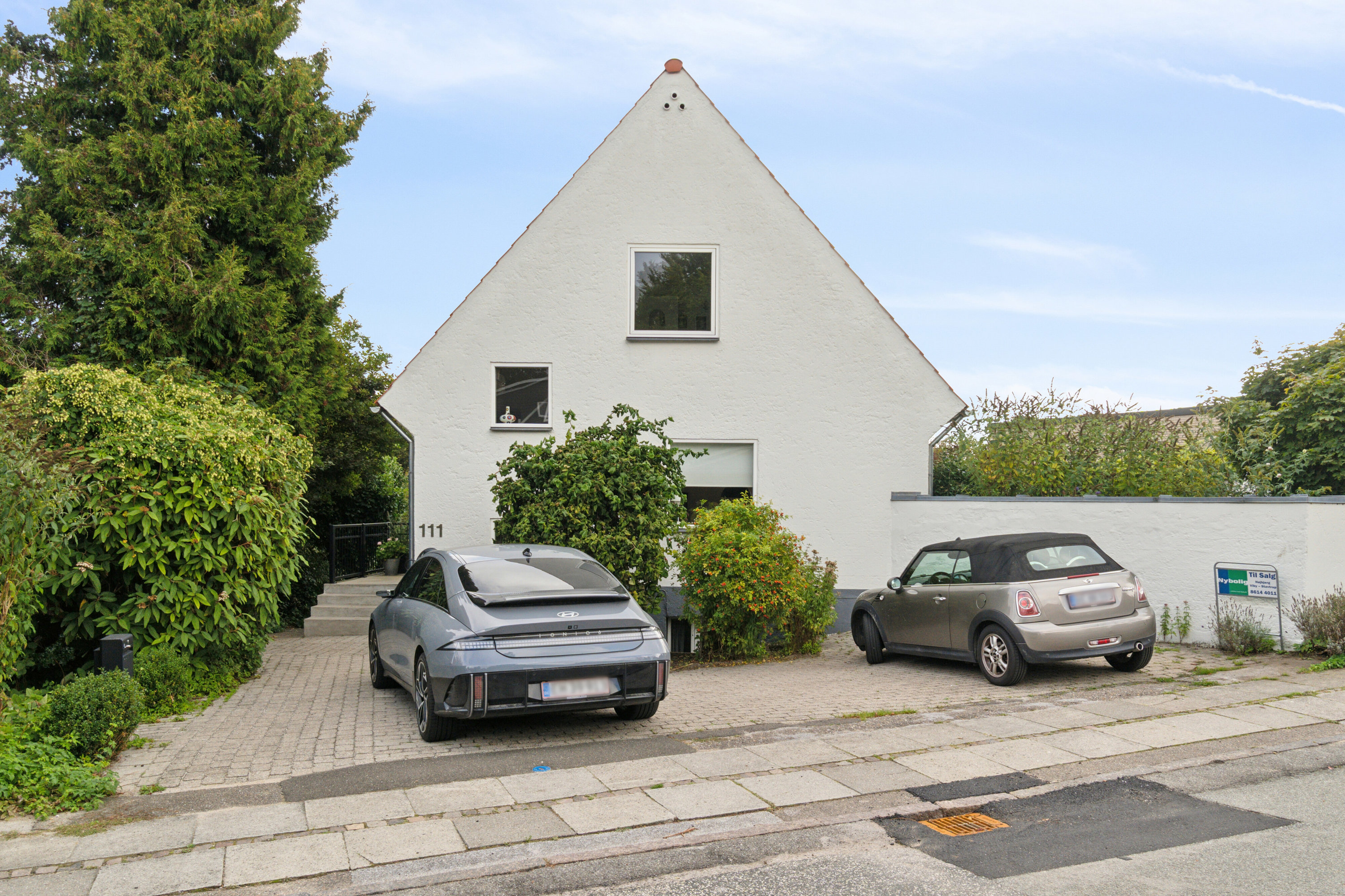 Fremhævet set fra vejen billede i fuldskærmstilstand. Billede af Terp Skovvej 111, 8270 Højbjerg